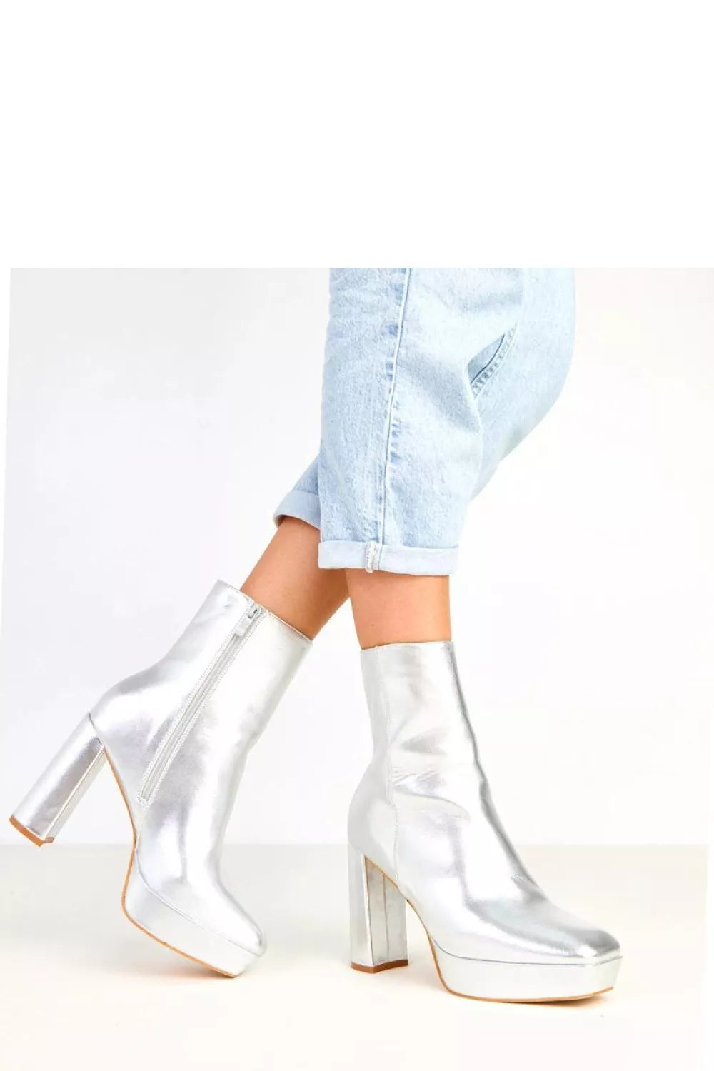 Aulinukai su kulnu, modelis 217910 Solea