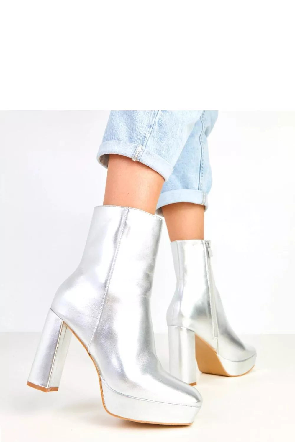 Aulinukai su kulnu, modelis 217910 Solea