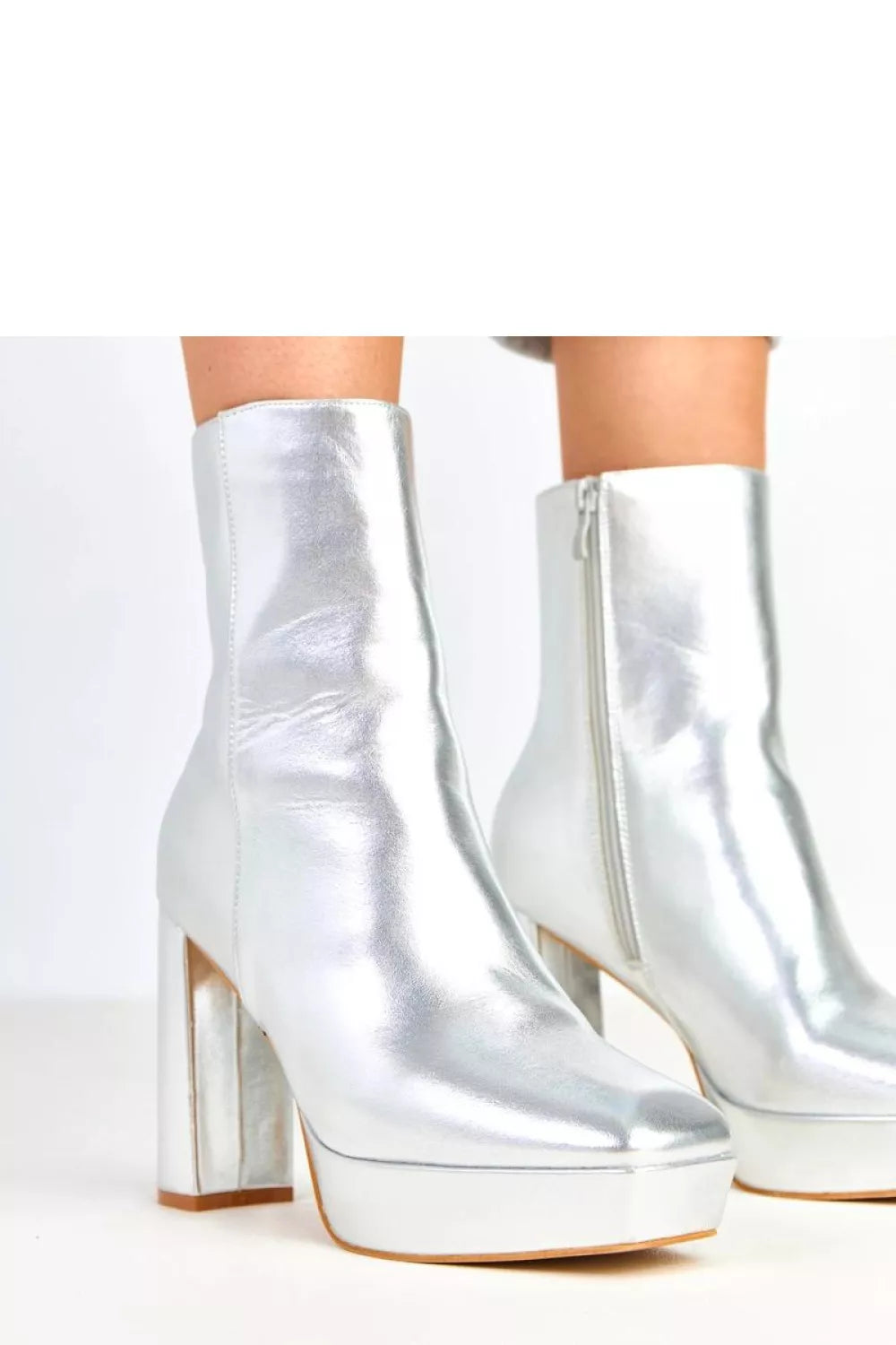 Aulinukai su kulnu, modelis 217910 Solea