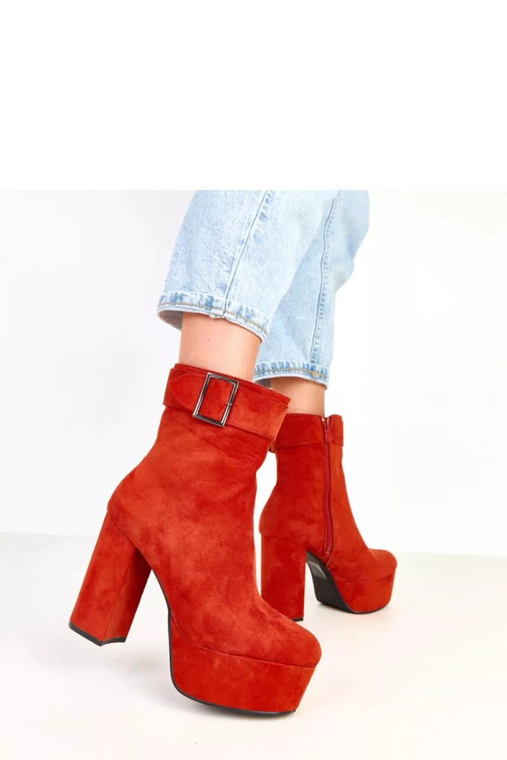 Auliniai batai su kulnu modelis 217921 Solea