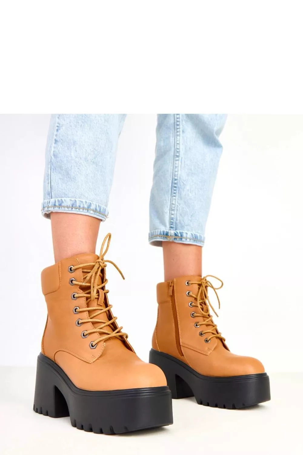 Aukštakulniai batai, modelis 217927 Solea