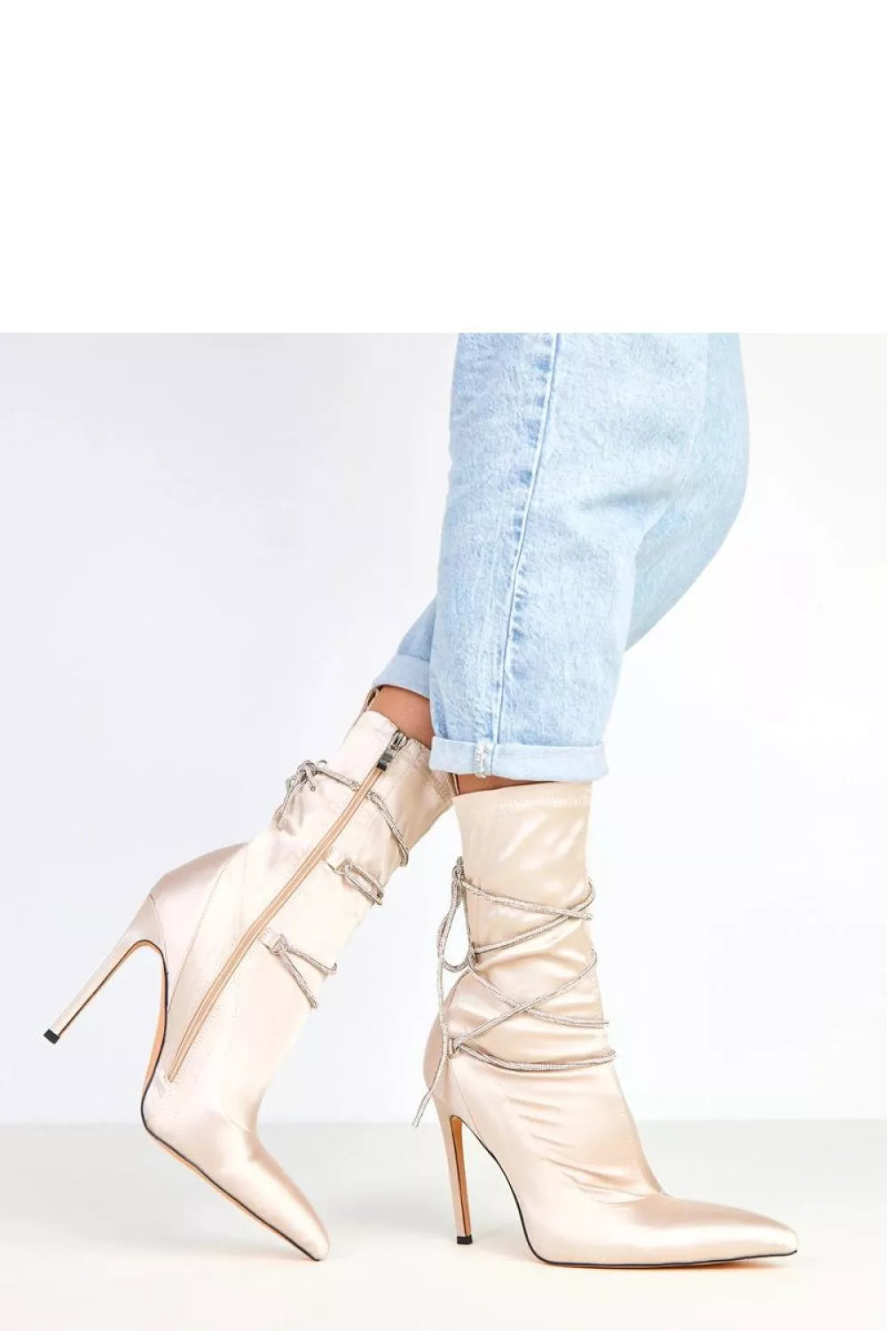 Aulinukai su kulnu, modelis 217942 Solea