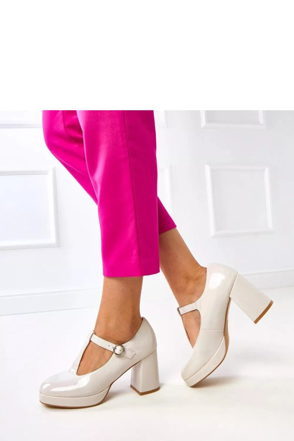 Bateliai su kulnu, modelis 218175 Solea