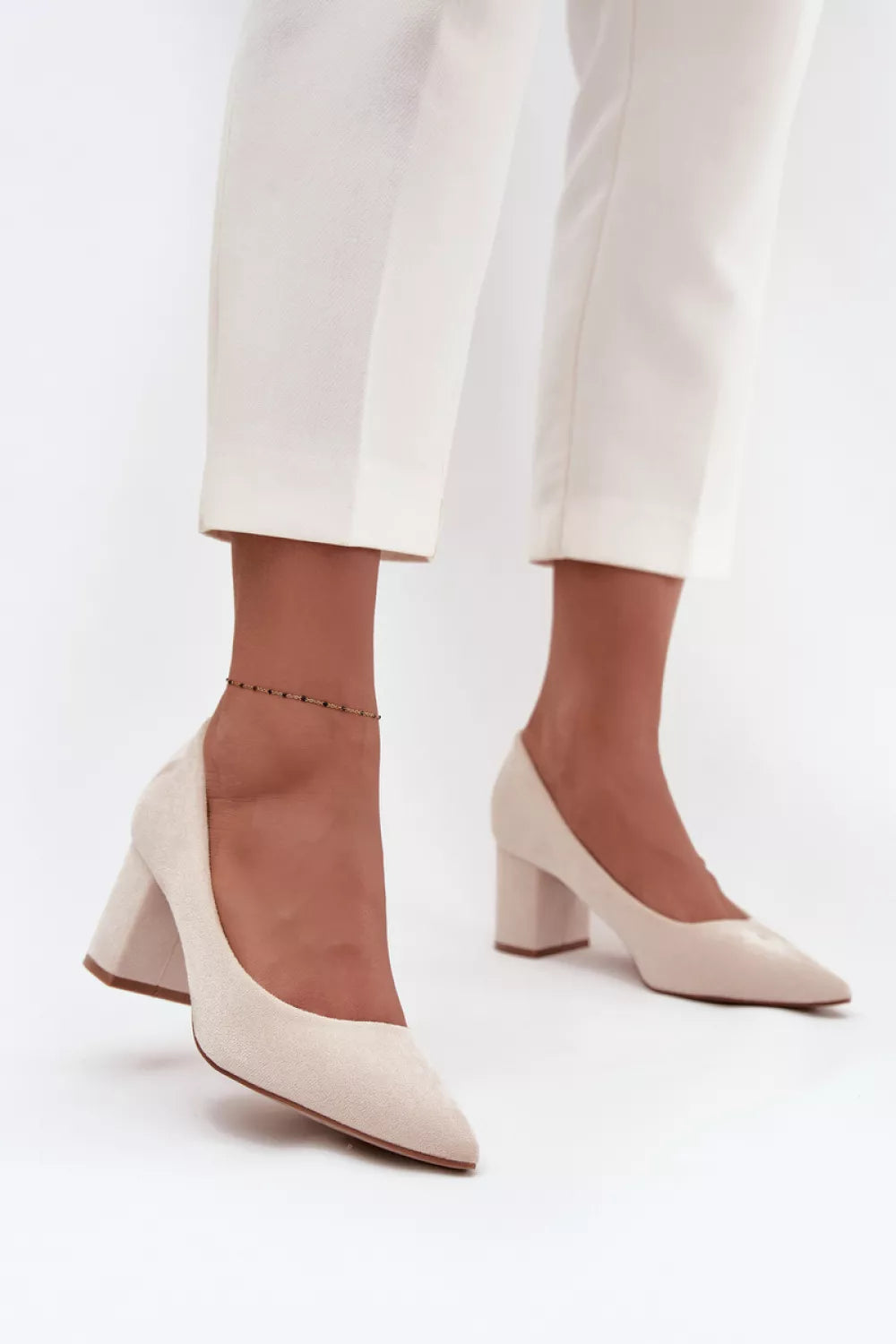 Klasikiniai bateliai su blokinio kulno, modelis 218683 Step in style