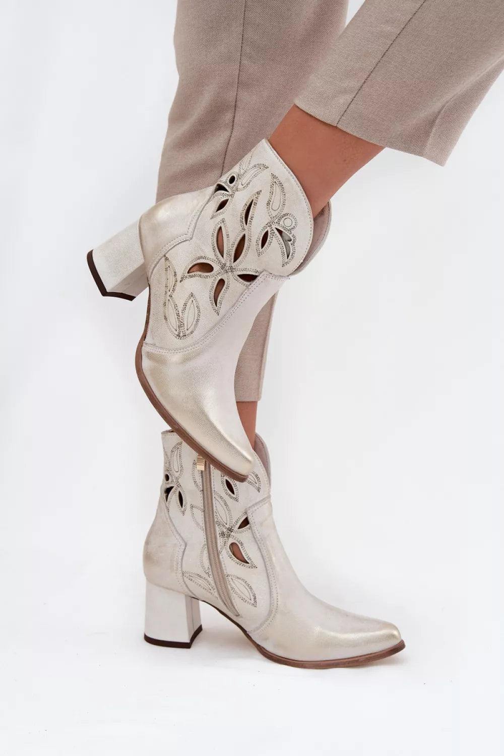 Aulinukai su kulnu, modelis 219131 Step in style