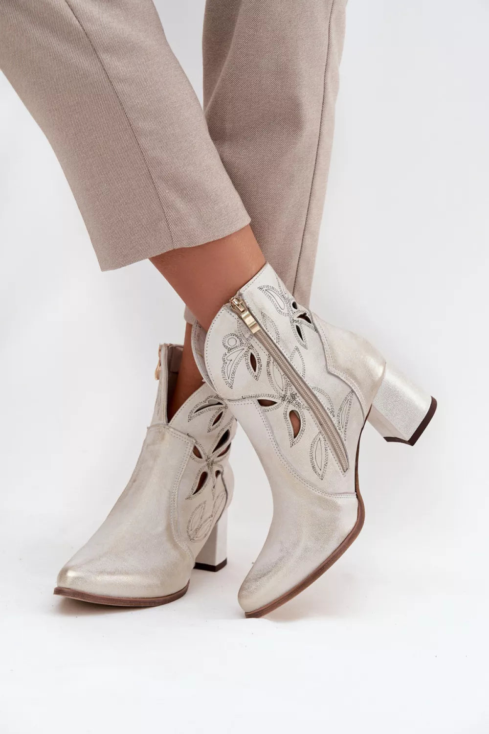 Aulinukai su kulnu, modelis 219131 Step in style
