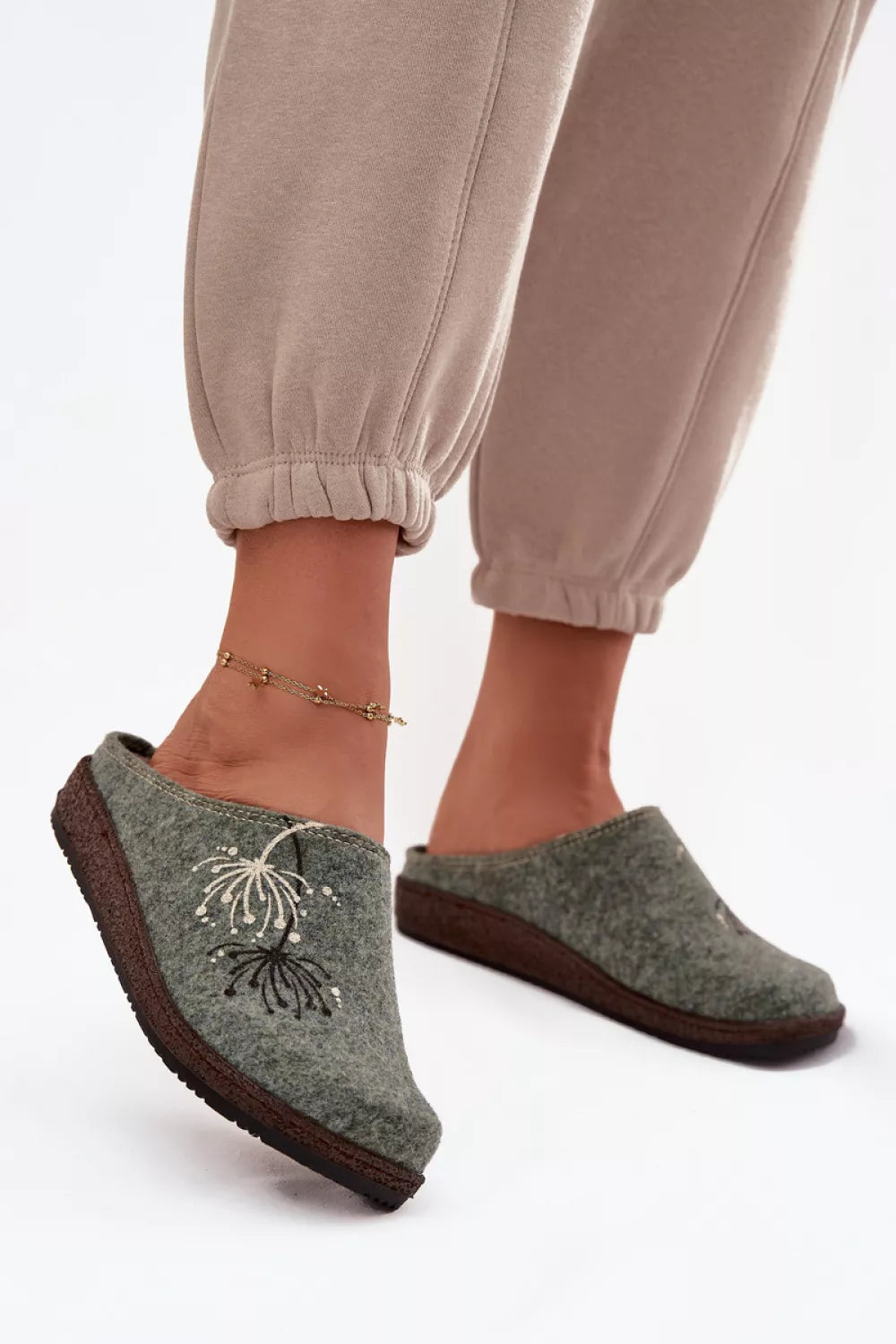 Šlepetės modelis 220064 Step in style