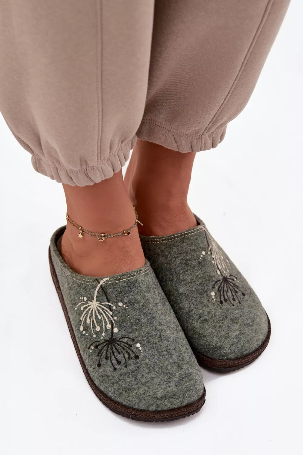 Šlepetės modelis 220064 Step in style