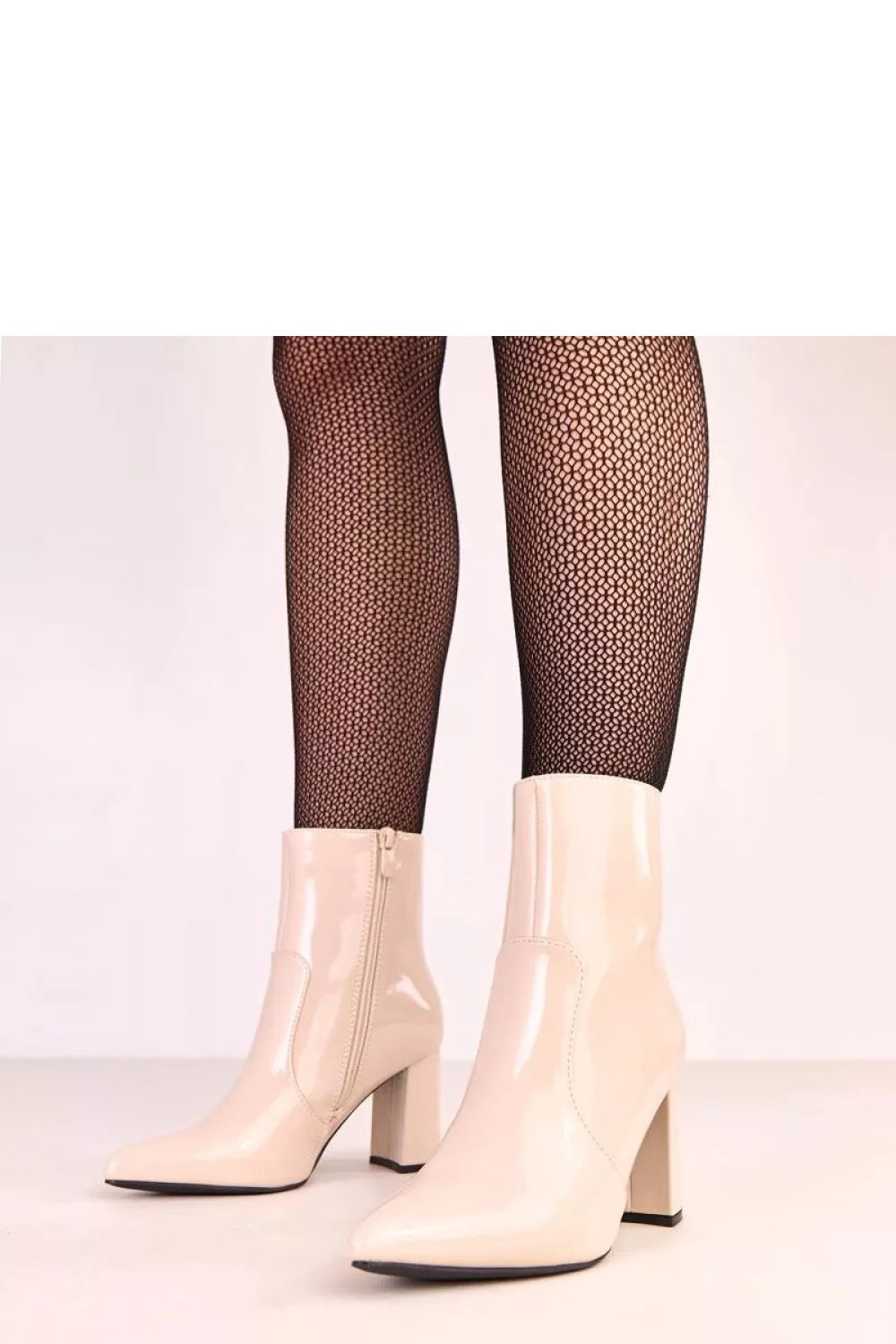 Aulinukai su kulnu, modelis 220250 Solea