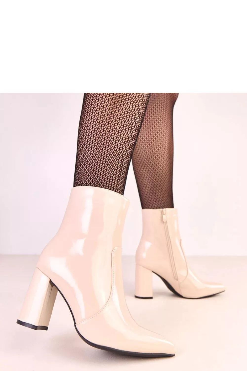 Aulinukai su kulnu, modelis 220250 Solea