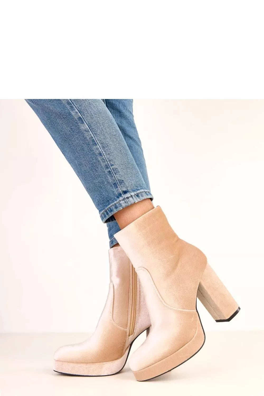 Aulinukai su pakulne, modelis 220580 Solea