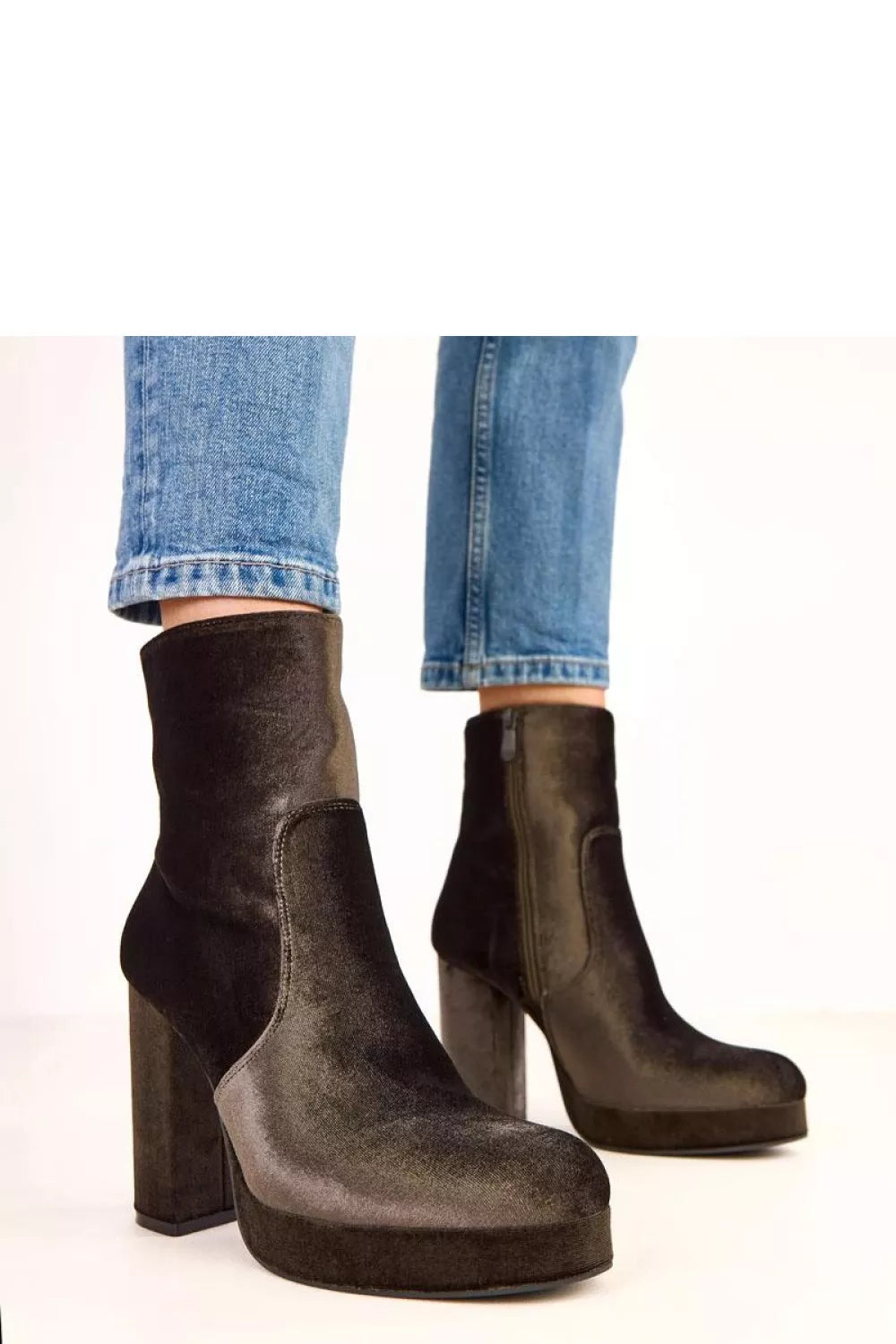 Aulinukai su kulnu, modelis 220583 Solea