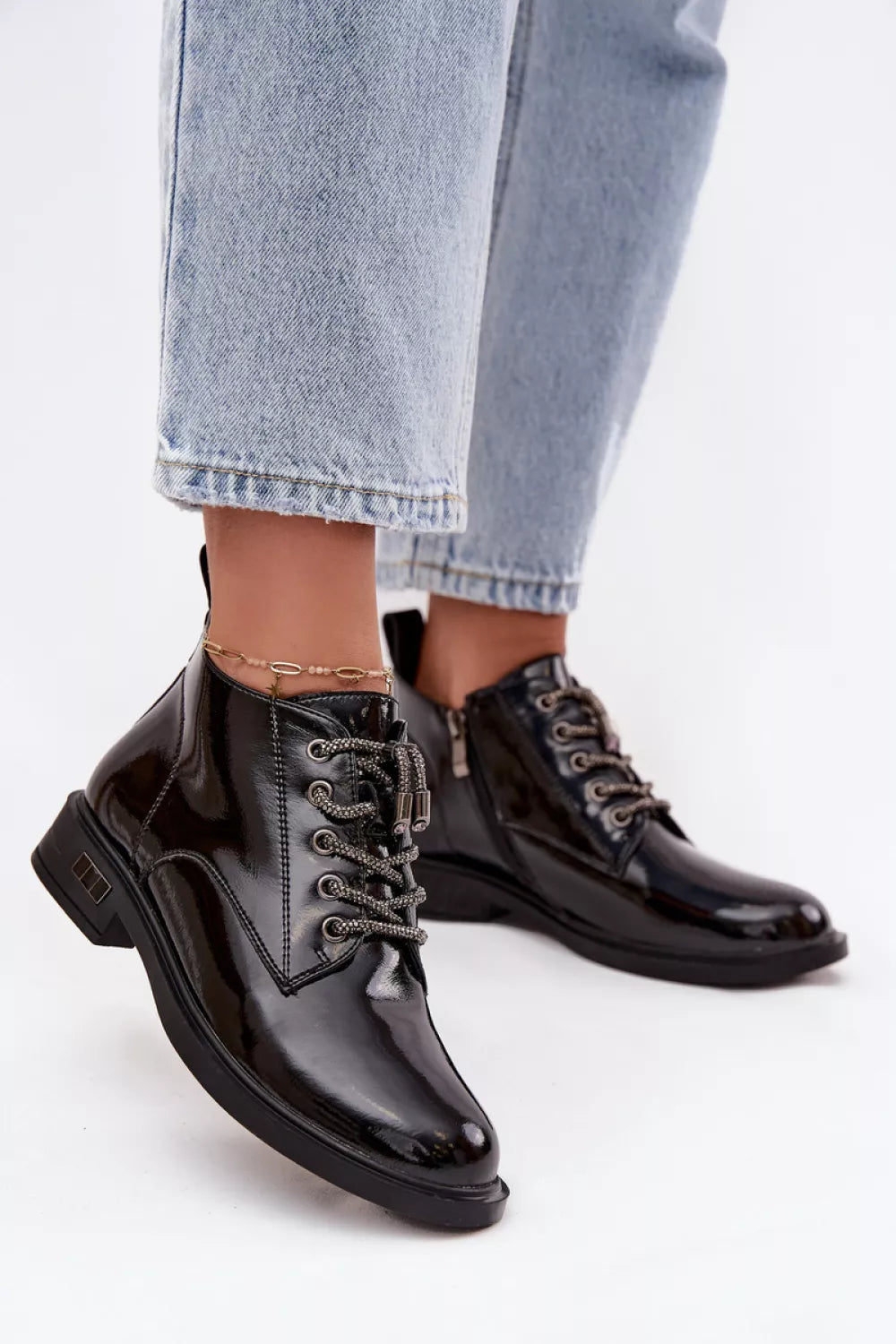 Batai, modelis 221139 Step in style