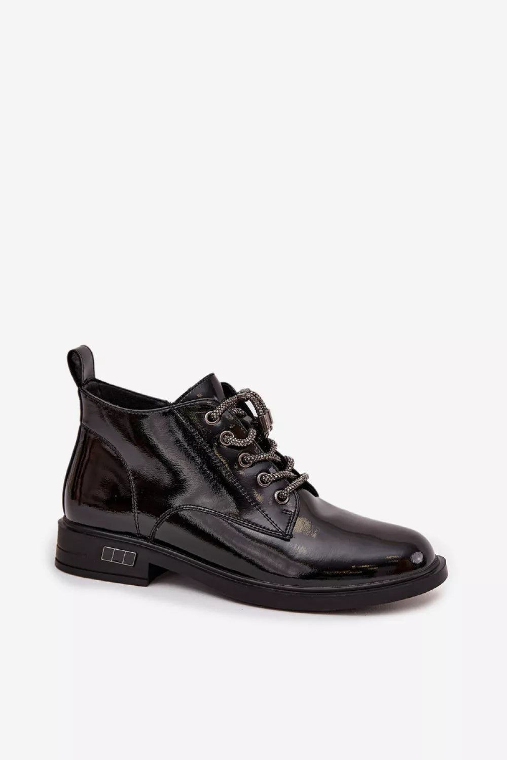 Batai, modelis 221139 Step in style