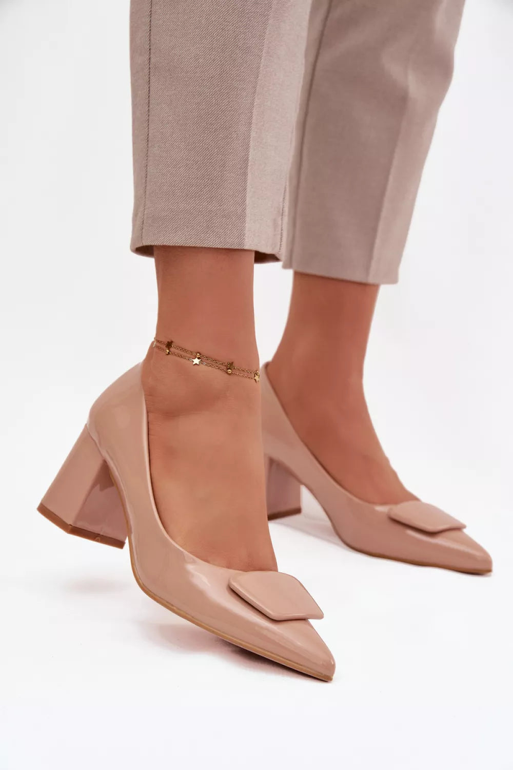 Modelio 221173 bateliai su blokinėmis pakulnėmis Step in style