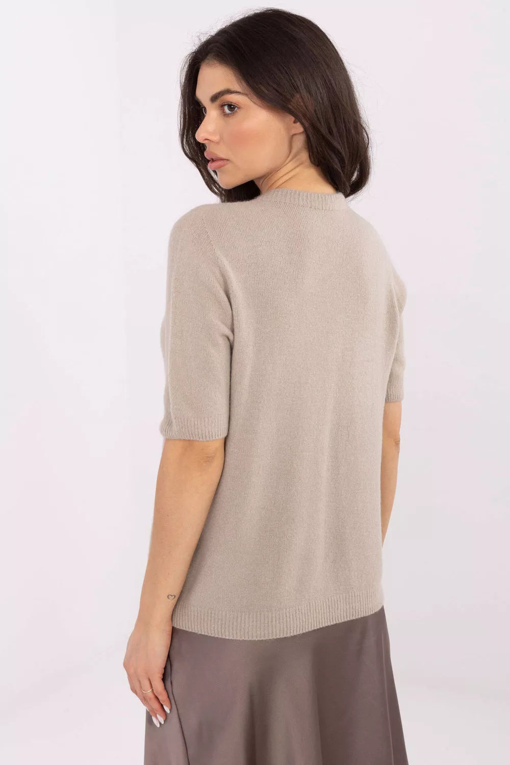 Trumpas rankovės megztinis modelis 221597 Italy Moda