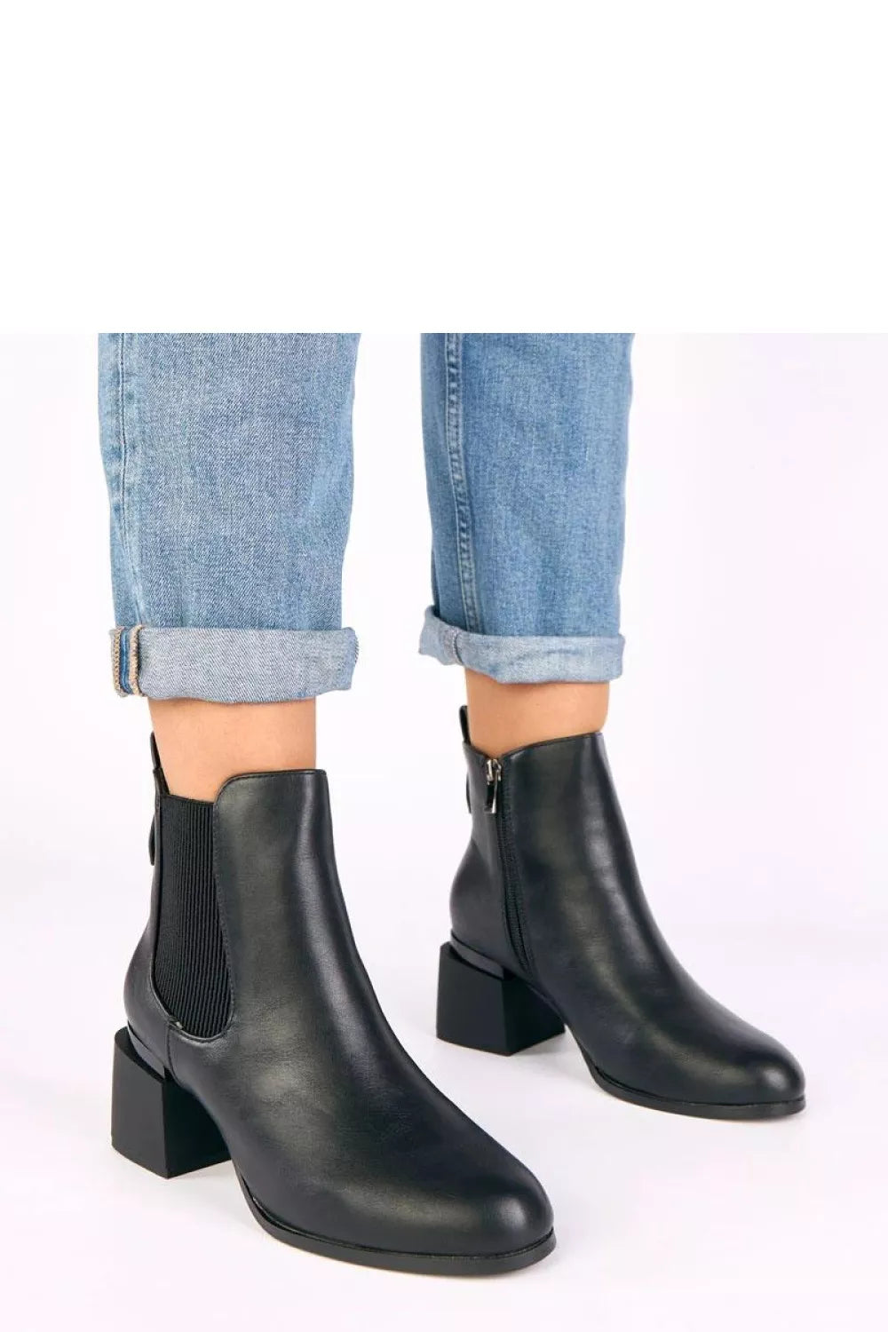 Auliniai batai modelis 221631 Solea
