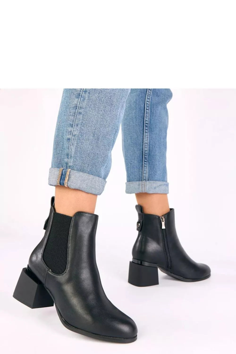 Auliniai batai modelis 221631 Solea