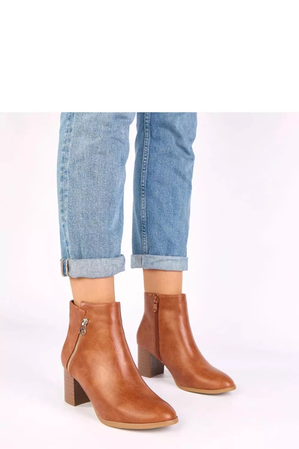 Auliniai batai modelis 221635 Solea