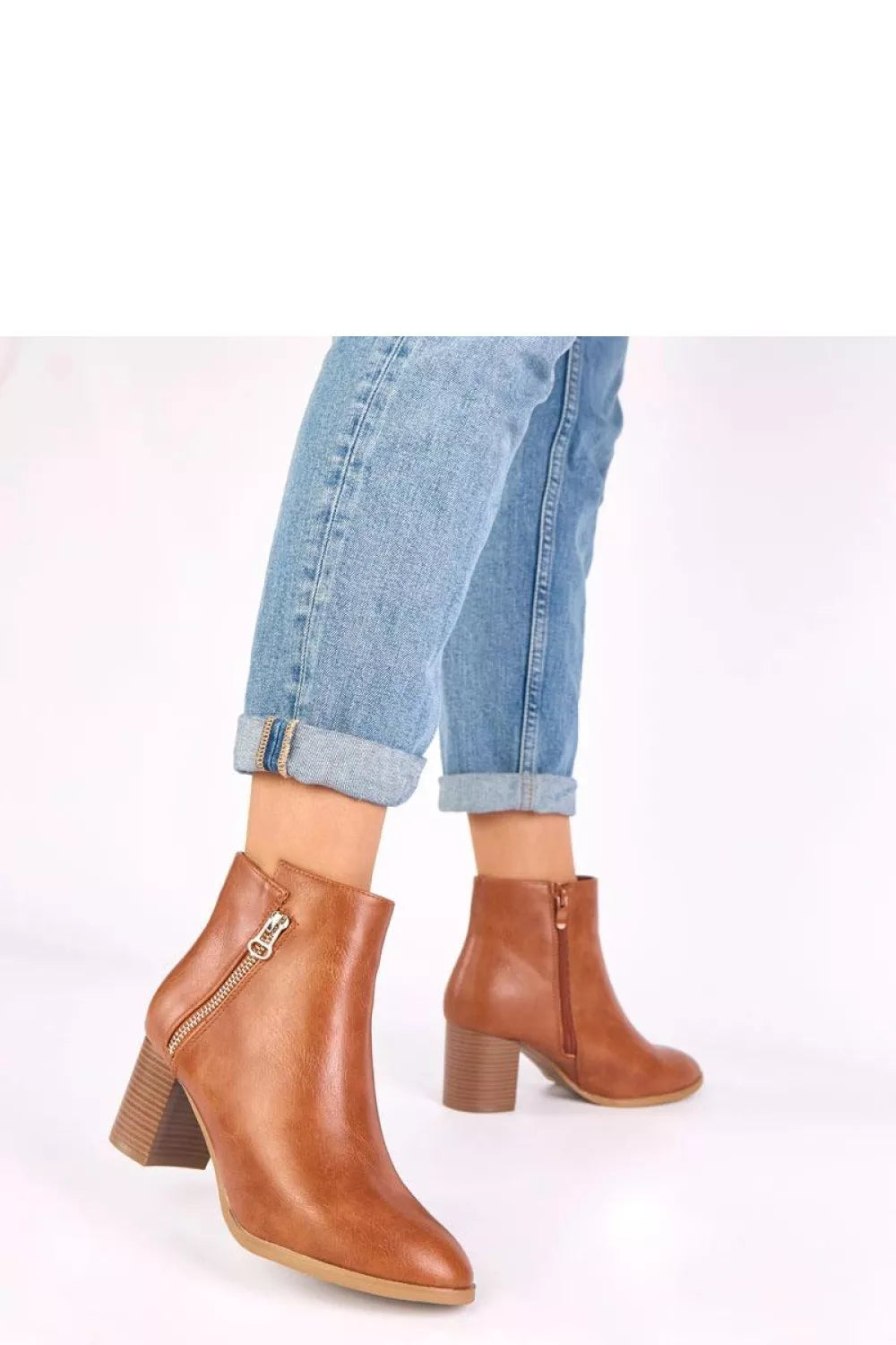 Auliniai batai modelis 221635 Solea
