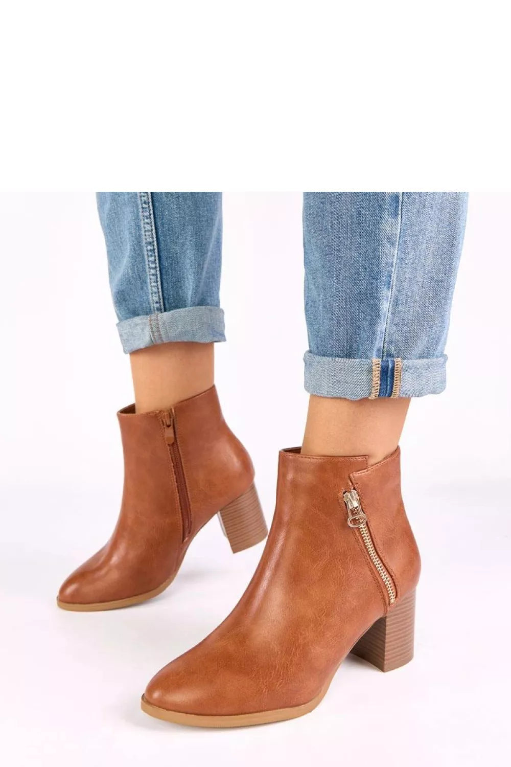 Auliniai batai modelis 221635 Solea