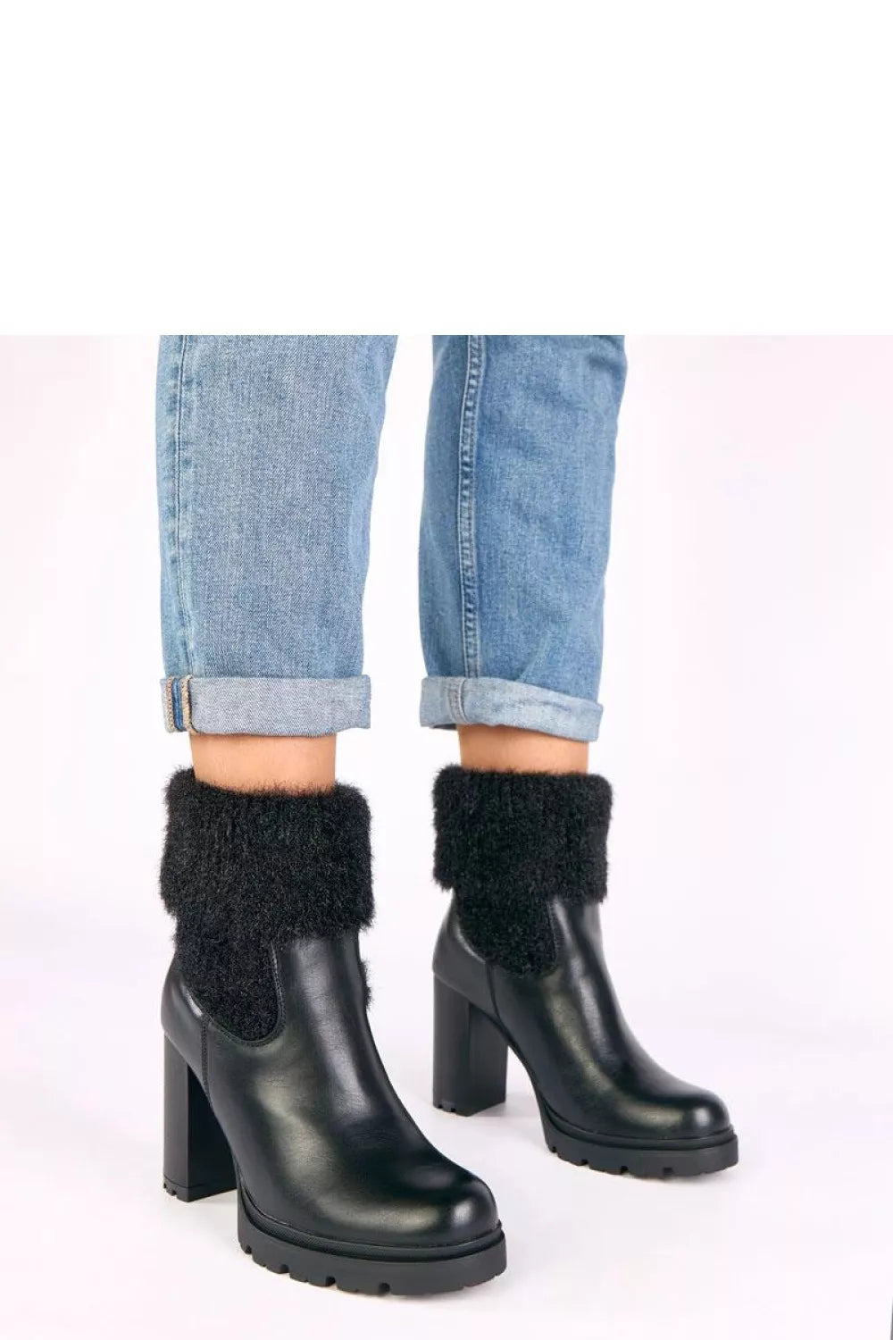 Auliniai batai modelis 221642 Solea
