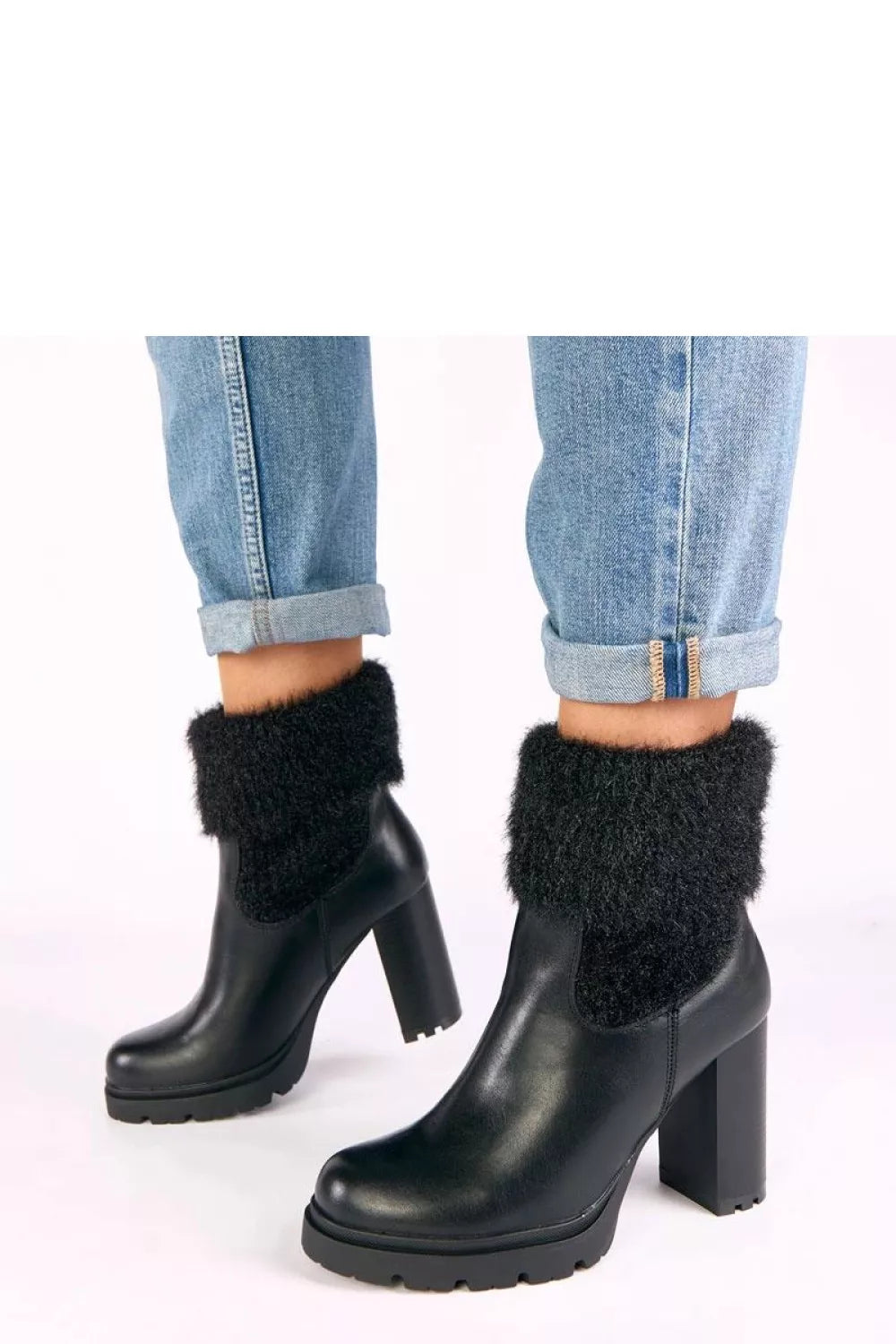 Auliniai batai modelis 221642 Solea