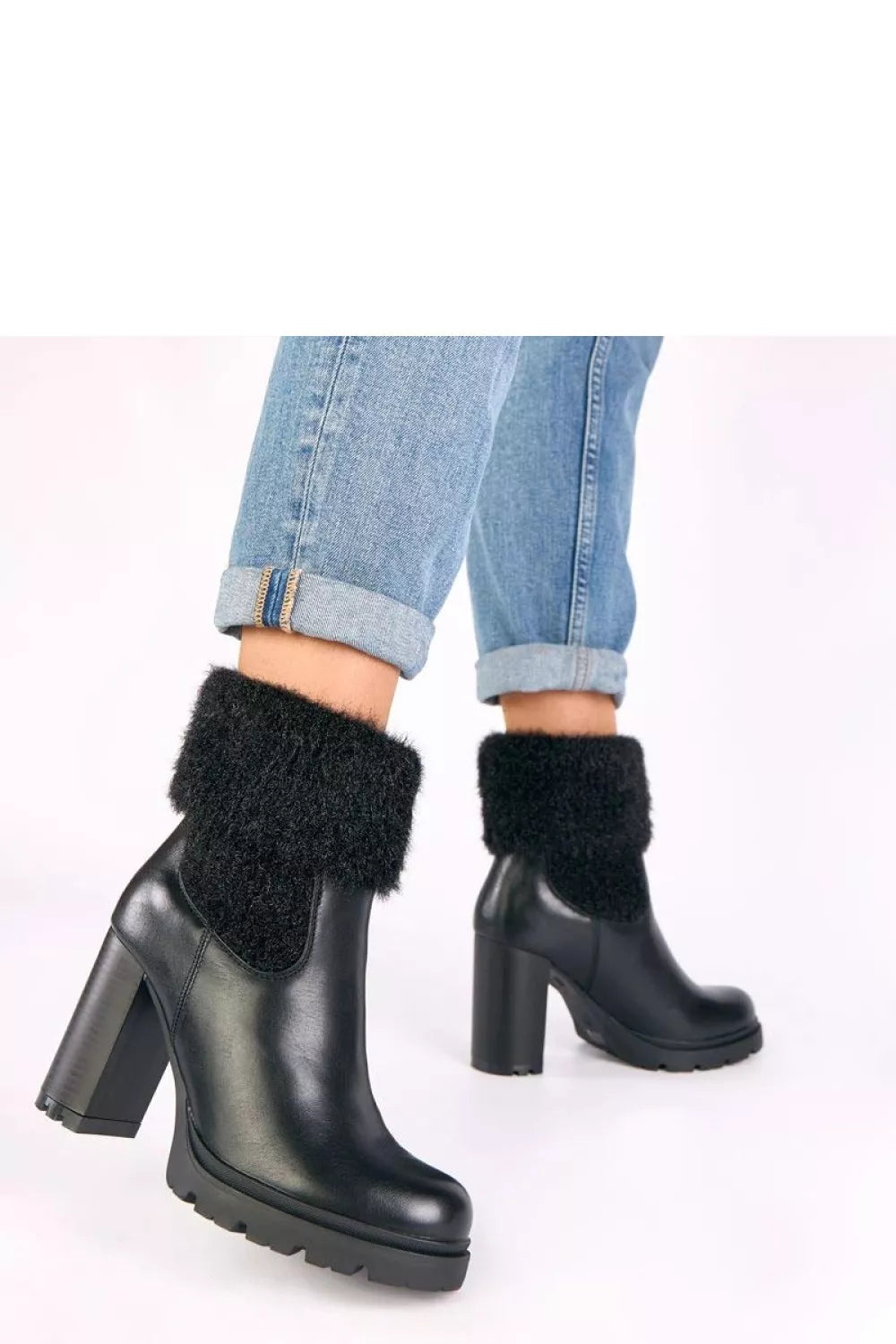 Auliniai batai modelis 221642 Solea