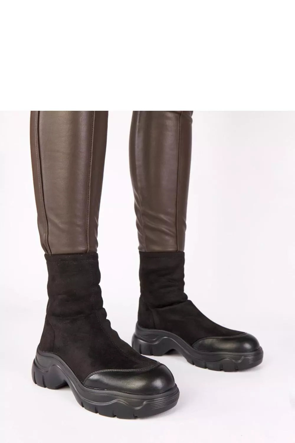 Auliniai batai modelis 221672 Solea