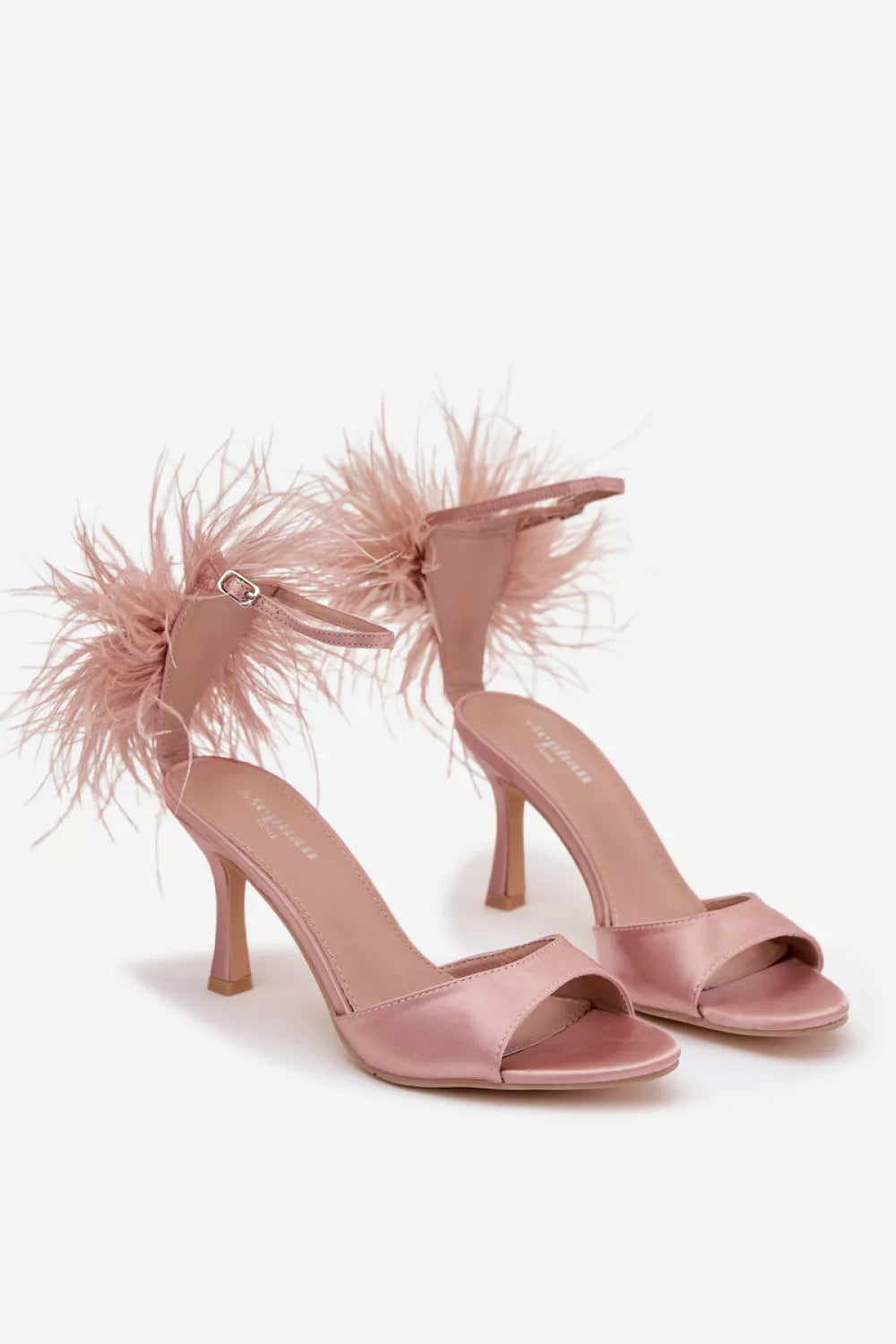 Kulnių sandalai, modelis 222266 Step in style