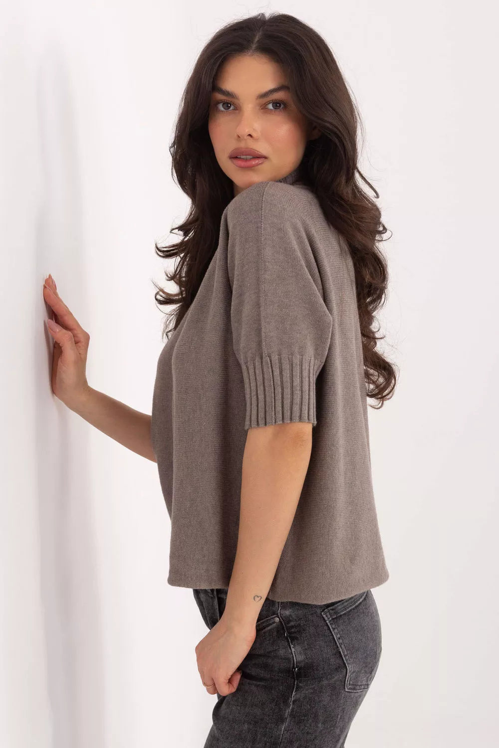 Megztinis trumpomis rankovėmis modelis 222444 Italy Moda