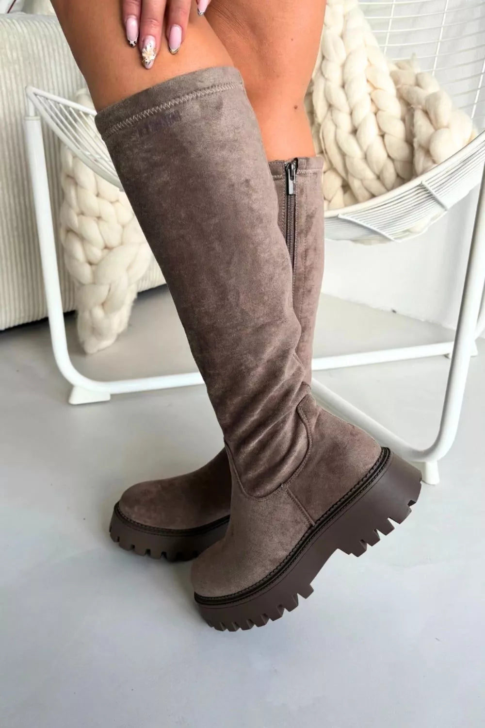 Šlaunys siekiantys auliniai batai, modelis 222530 Step in style