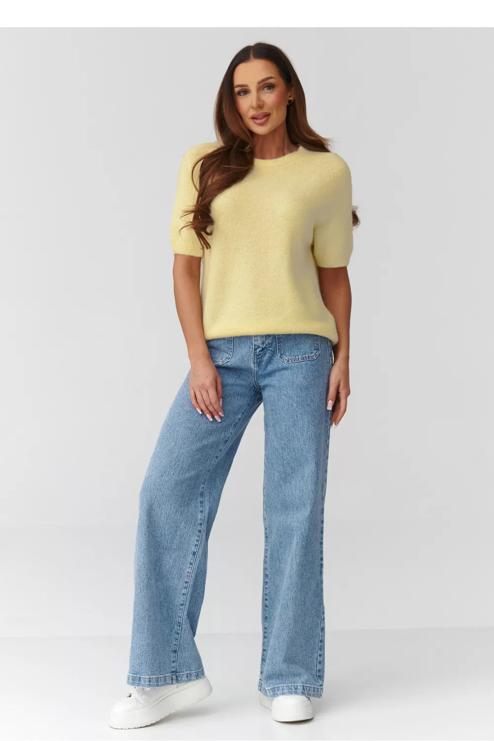 Megztinis trumpomis rankovėmis, modelis 224077 Makadamia