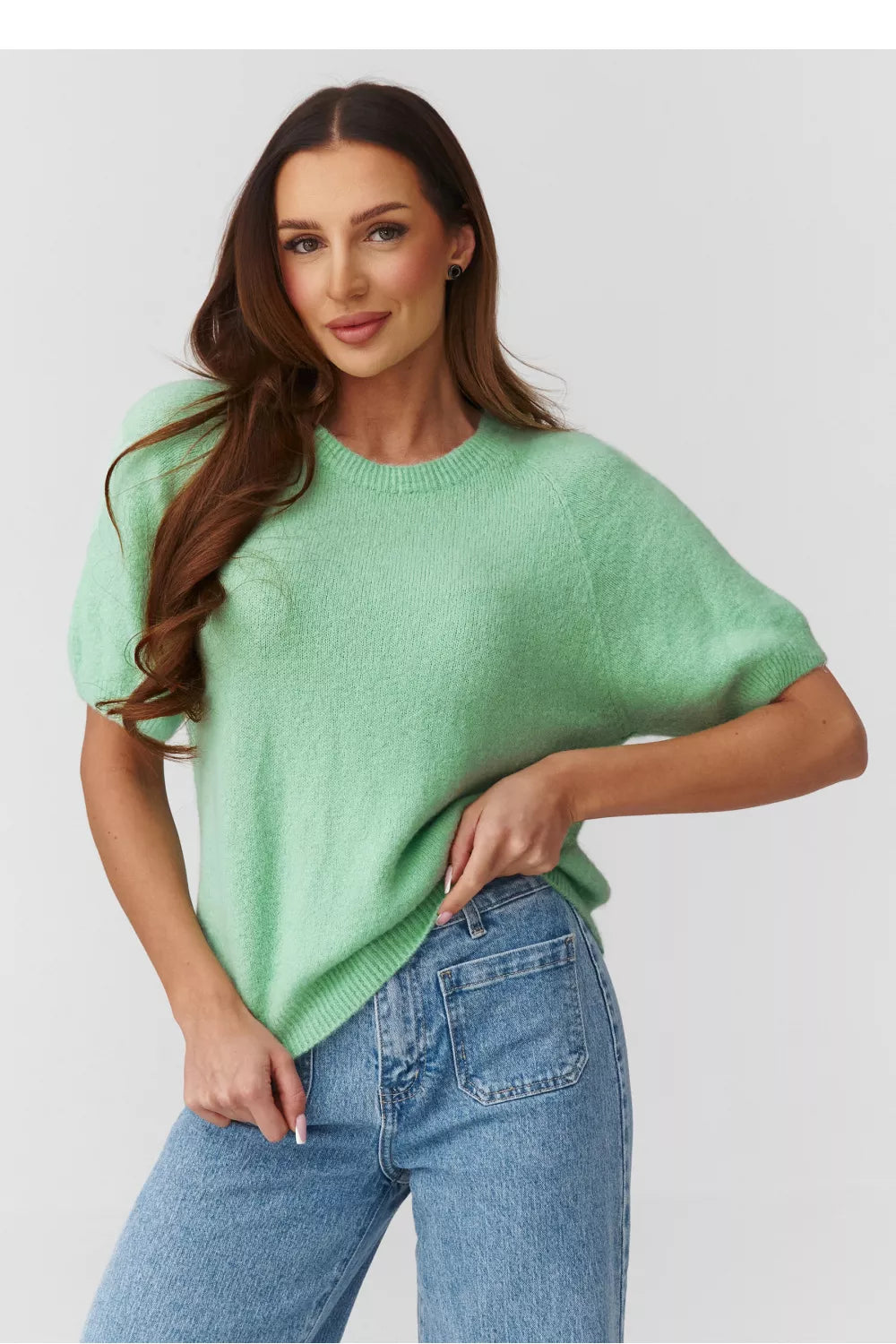 Trumpas megztinis modelis 224078 Makadamia