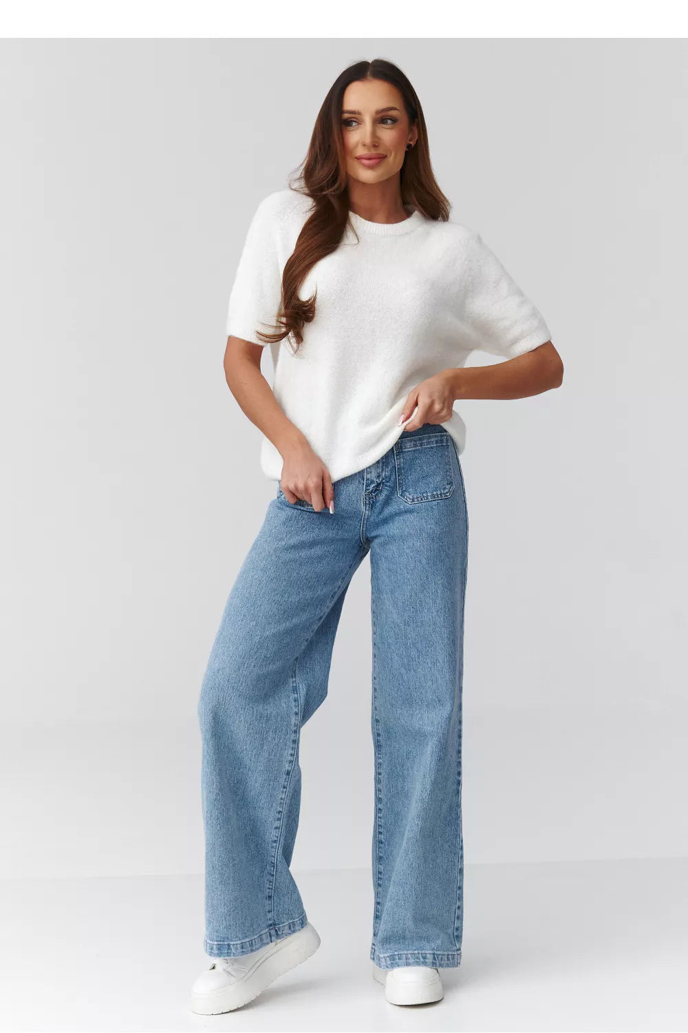 Trumpas megztinis, modelis 224082 Makadamia