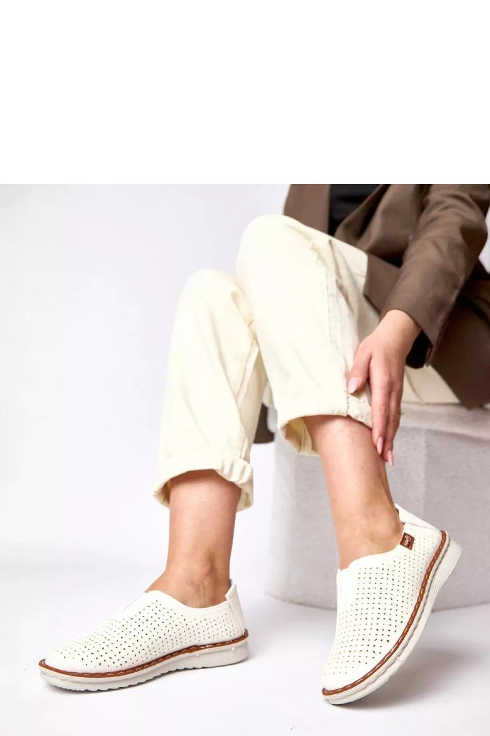 Pusbačiai modelis 224159 Solea