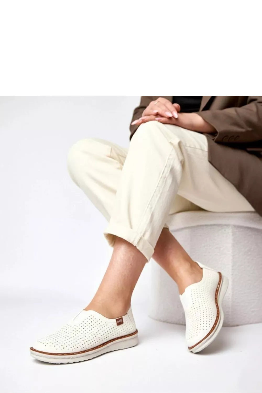 Pusbačiai modelis 224159 Solea
