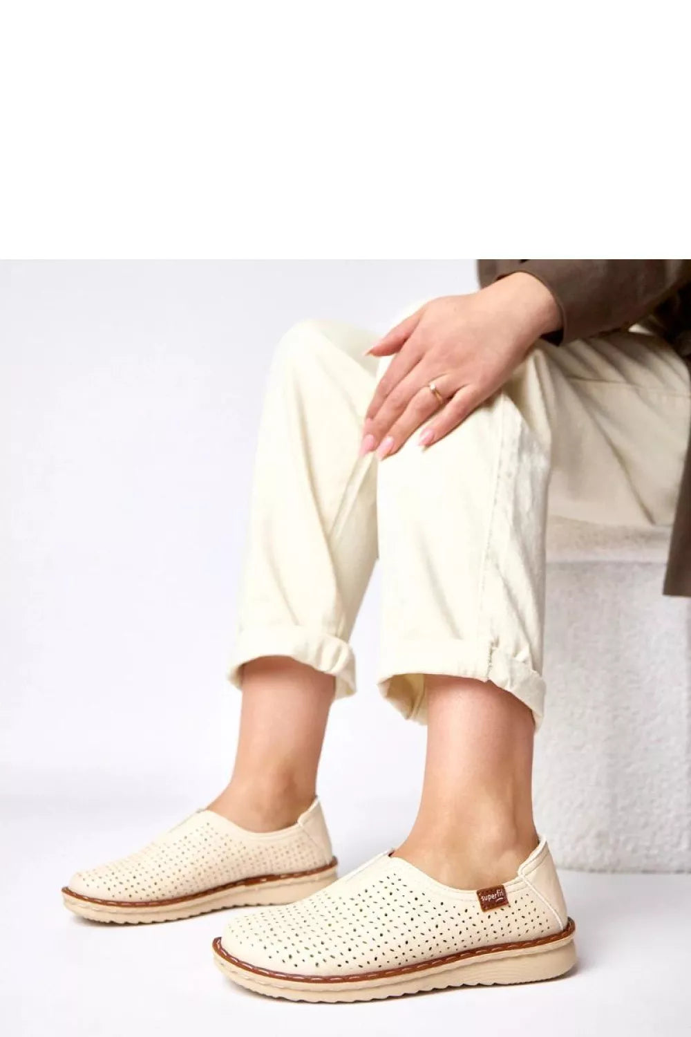 Pusbačiai modelis 224160 Solea