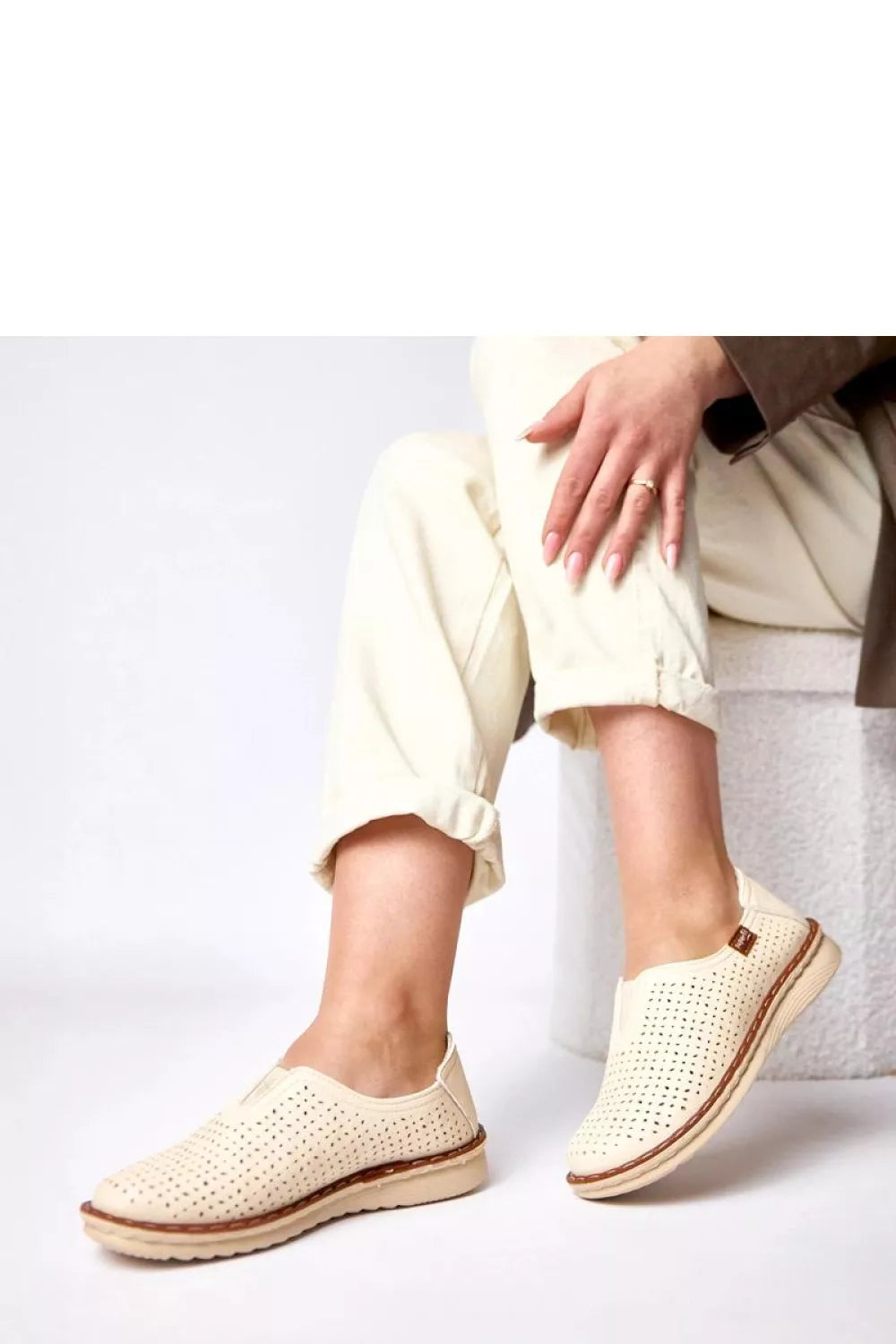 Pusbačiai modelis 224160 Solea