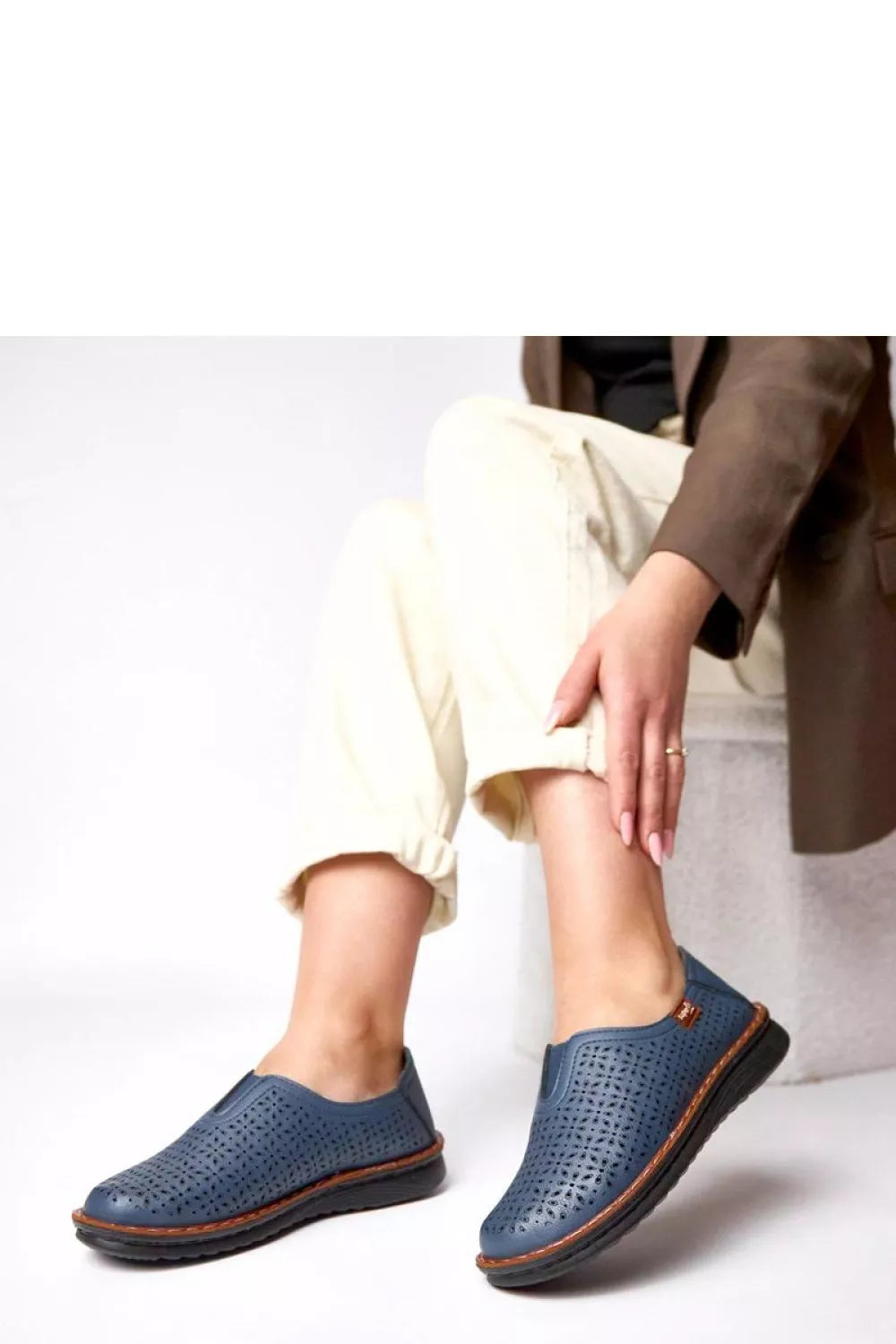 Pusbačiai modelis 224161 Solea