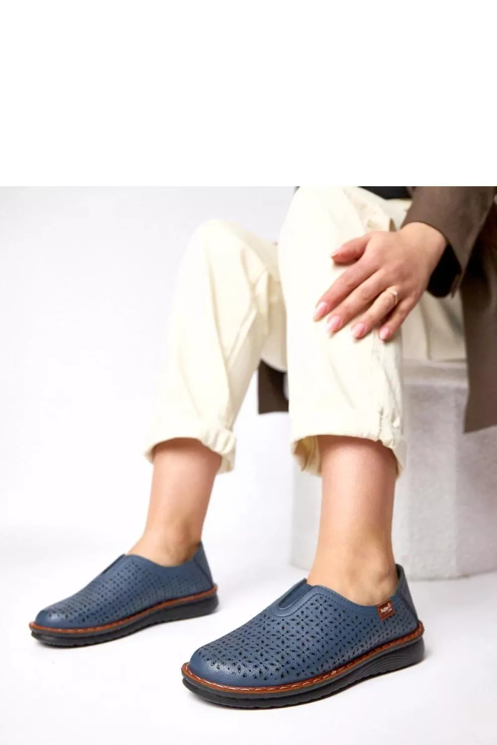 Pusbačiai modelis 224161 Solea