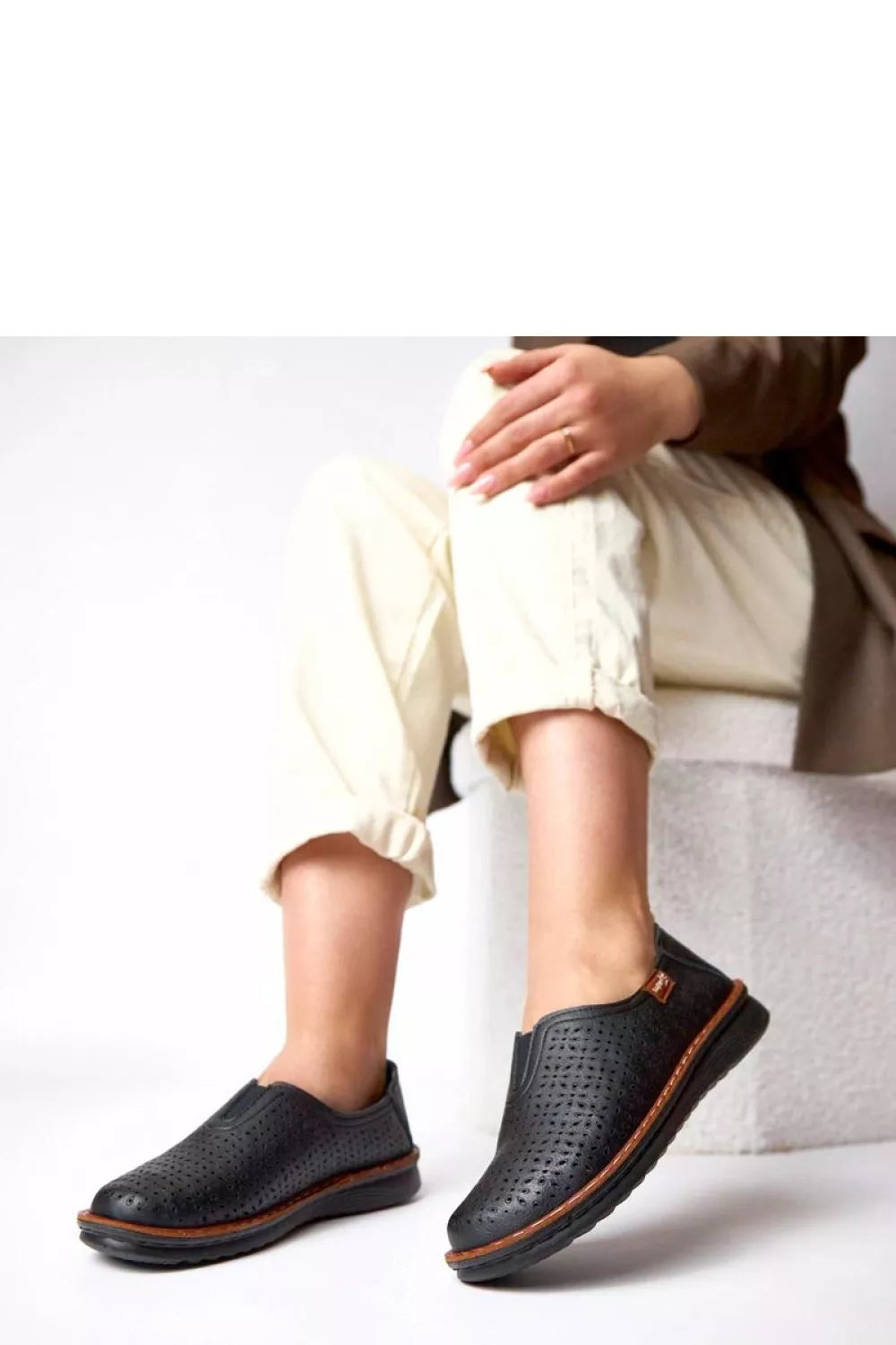 Pusbačiai modelis 224162 Solea