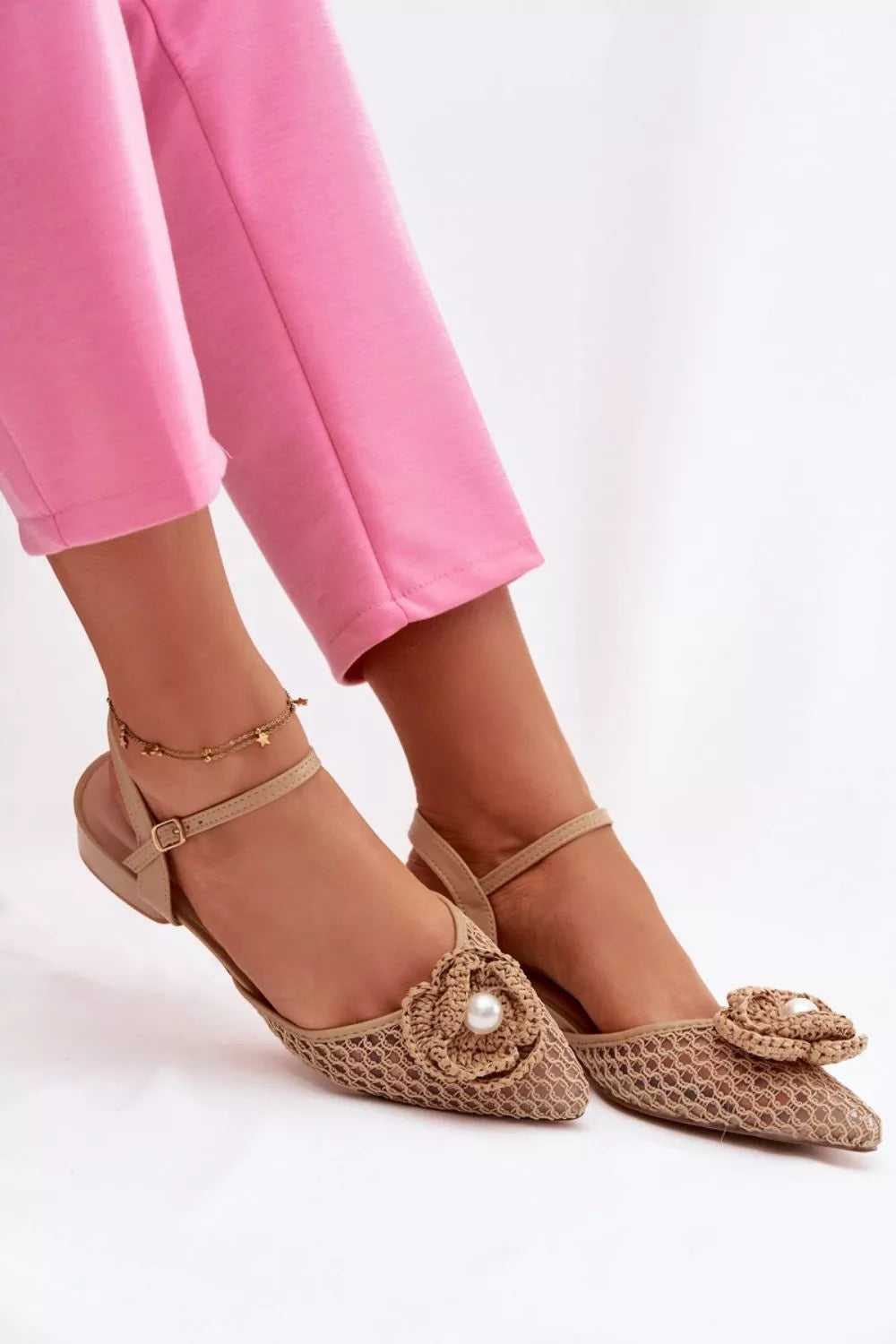 Mėgaukitės stiliumi su 224482 modelio sandalais