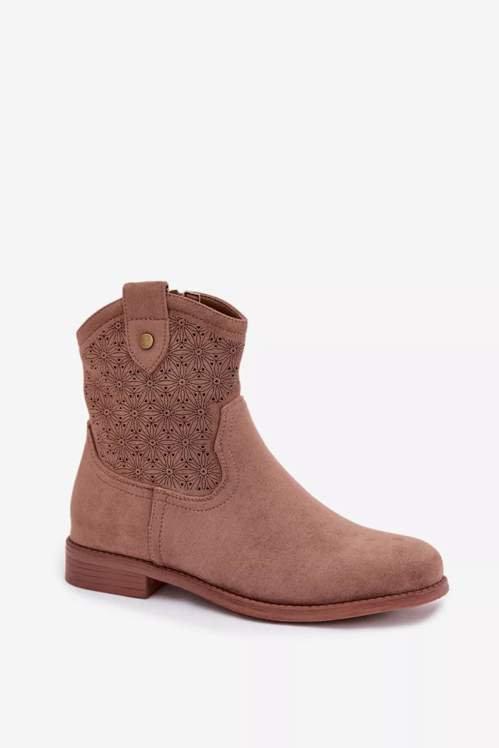 Auliniai batai, modelis 224618, „Step in style“ – ženkite žingsnius stilingai
