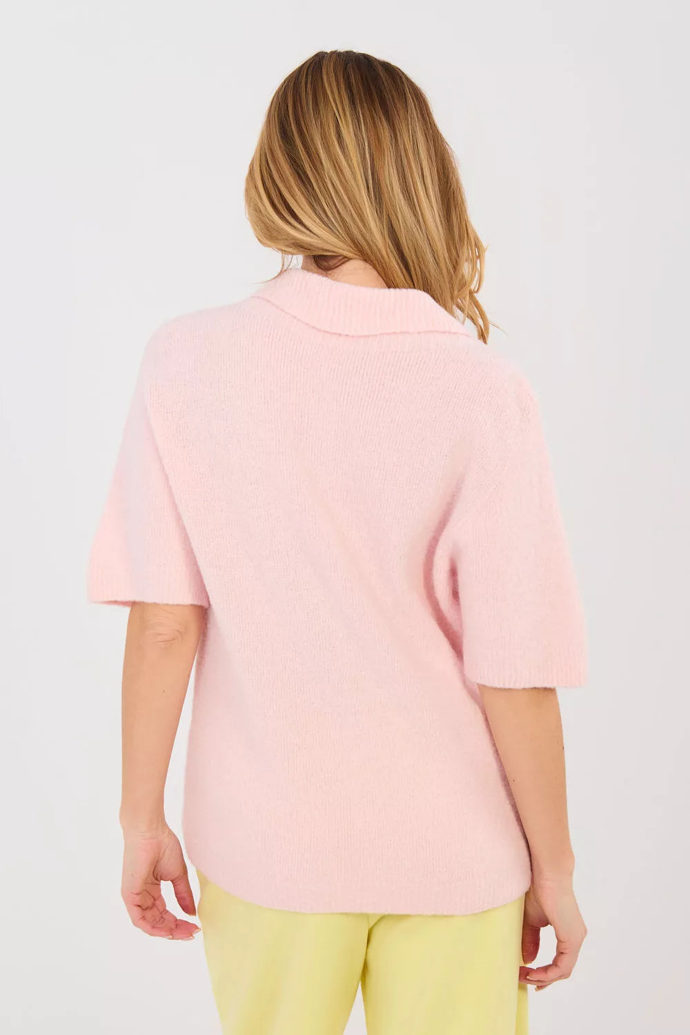 Megztinis trumpomis rankovėmis modelis 224866 Italy Moda