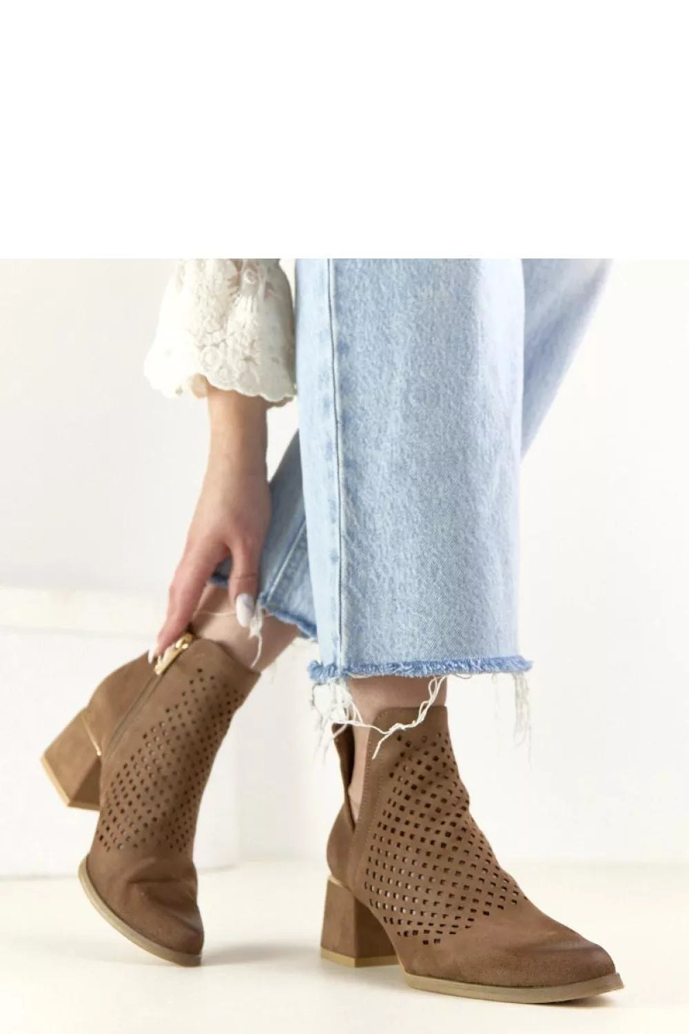 Auliniai batai, modelis 224953 Solea