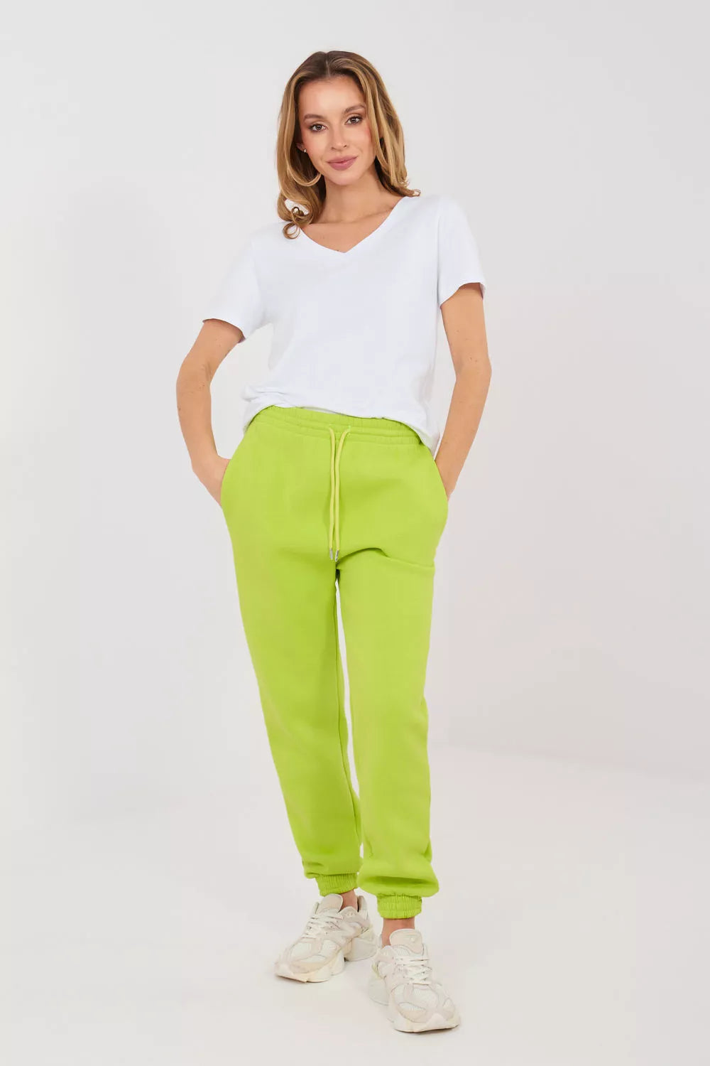 Sportinio kostiumo kelnės modelis 225053 Gamyklos kaina