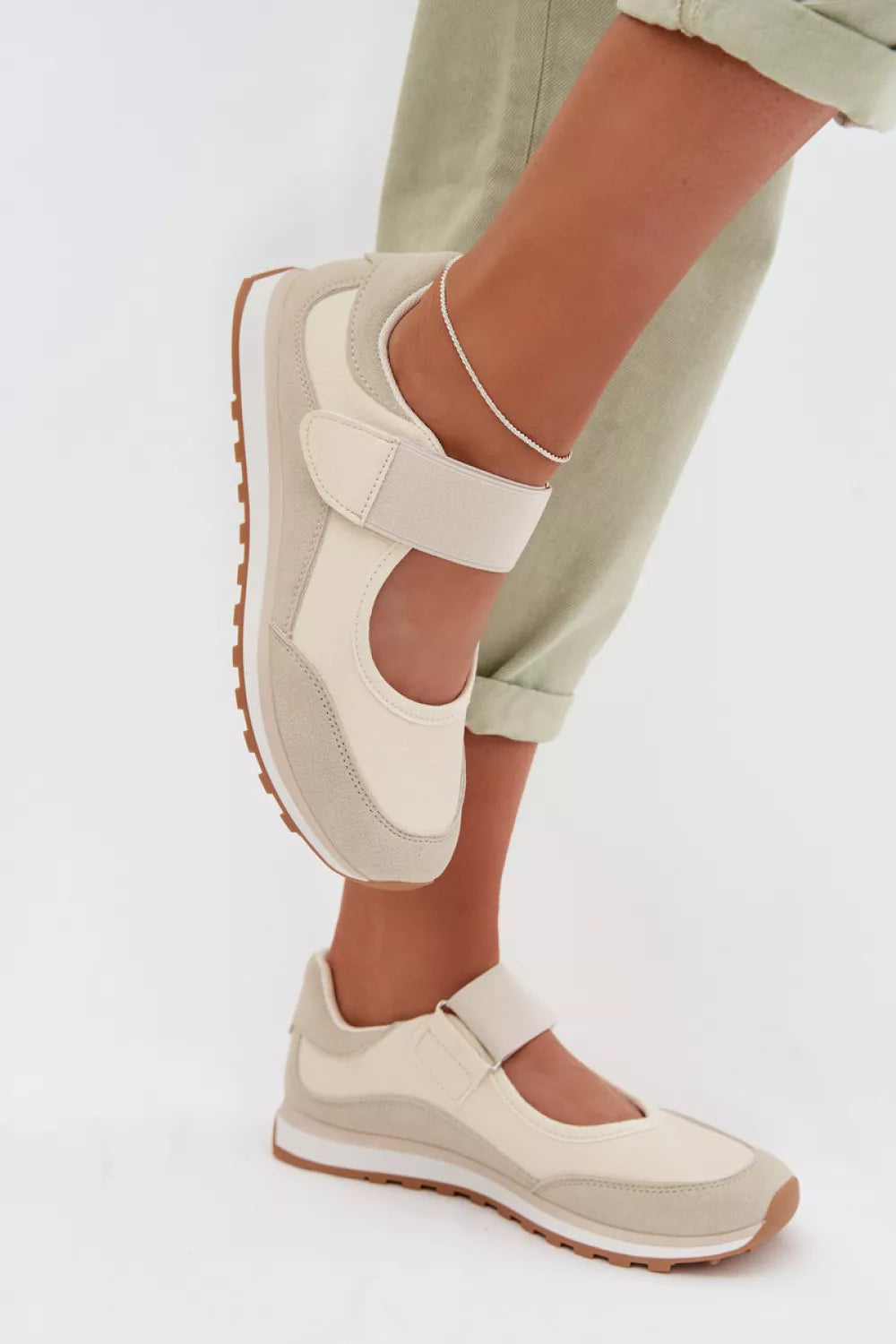 Pusbačiai modelis 225100 Step in style
