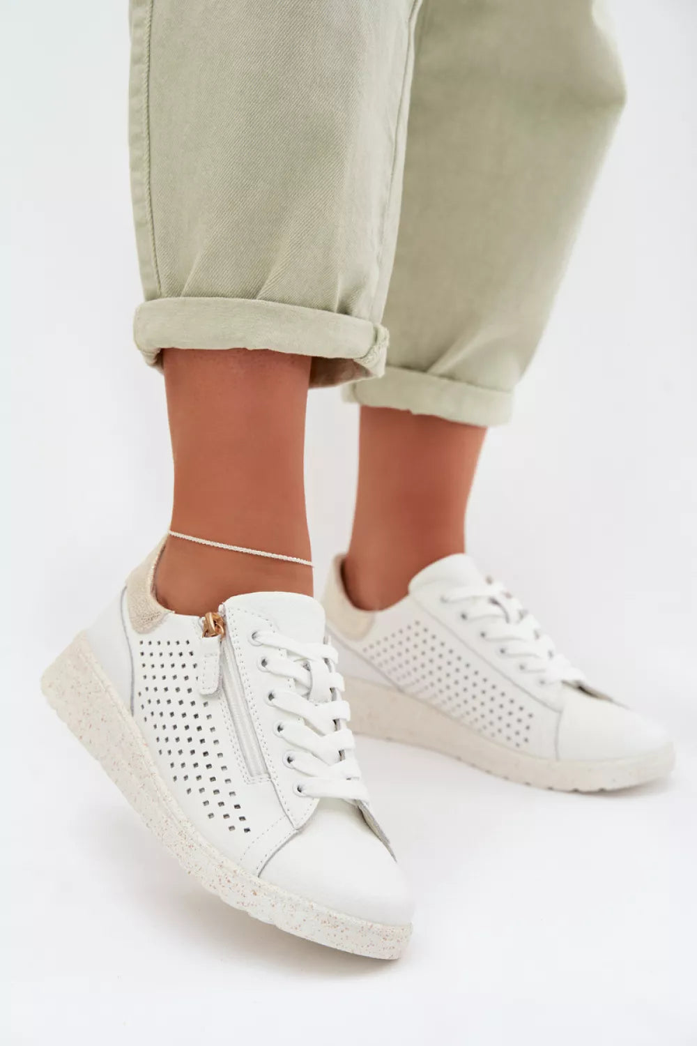 Pusbačiai modelis 225102 Step in style