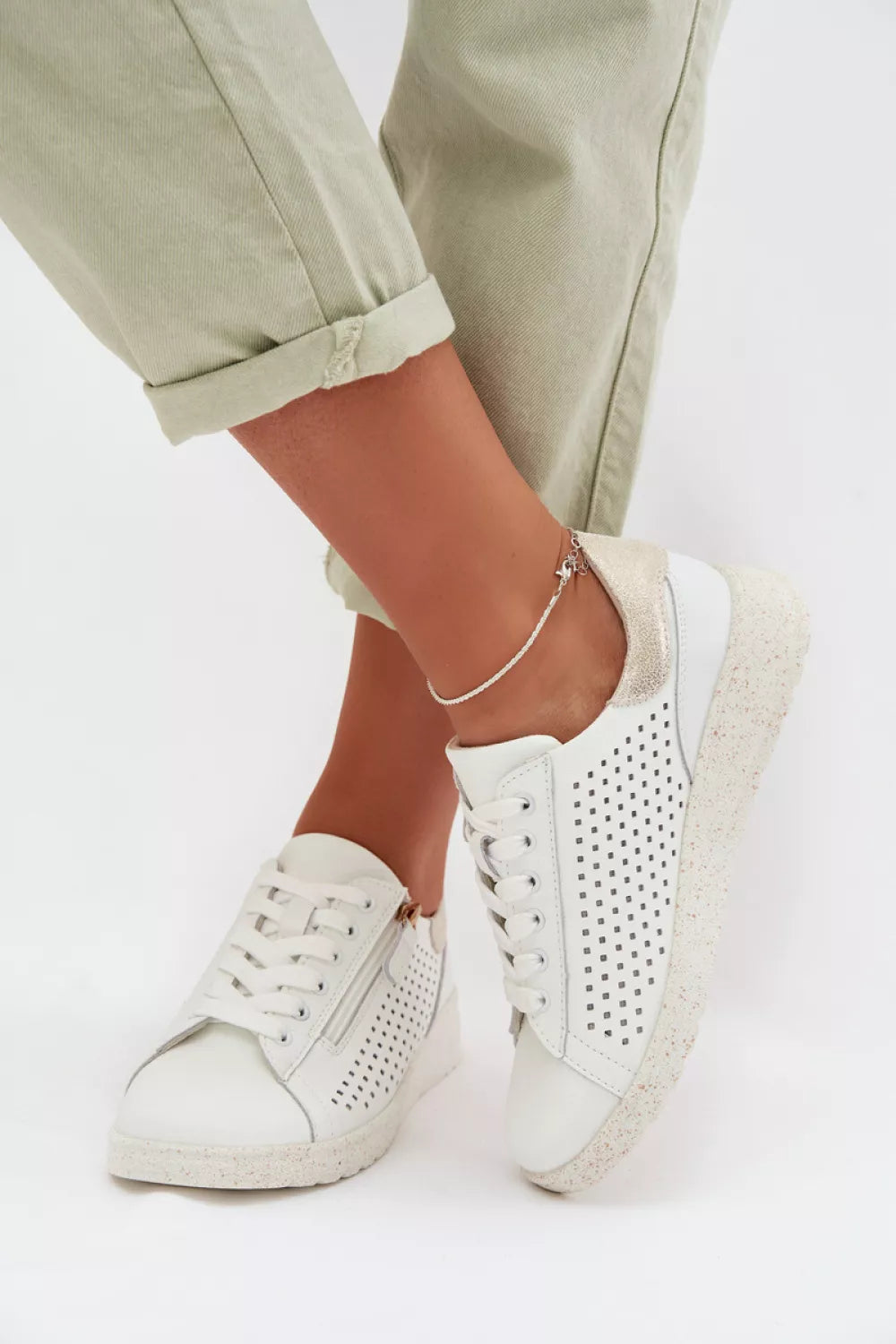 Pusbačiai modelis 225102 Step in style